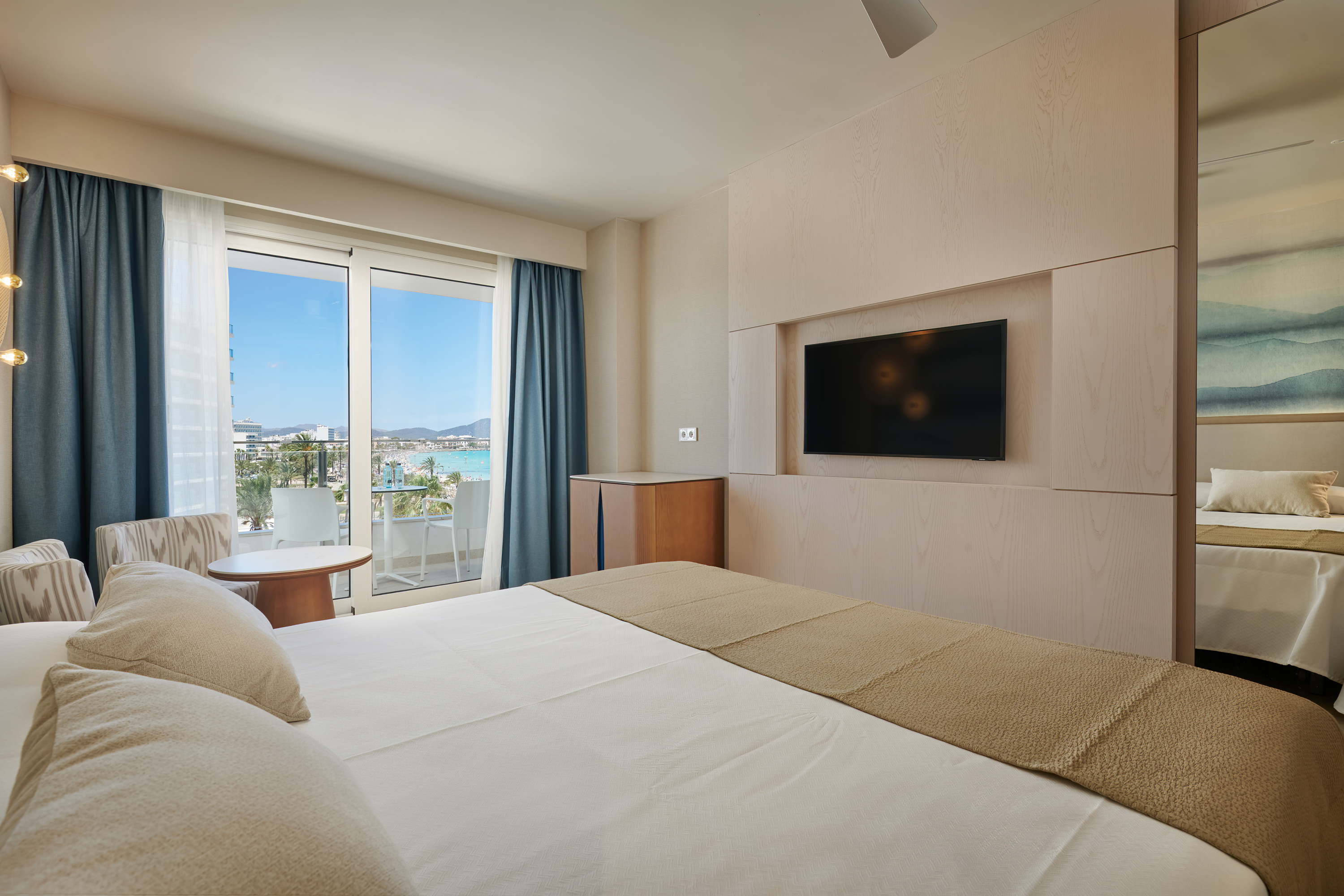 Double or Twin Side Sea View