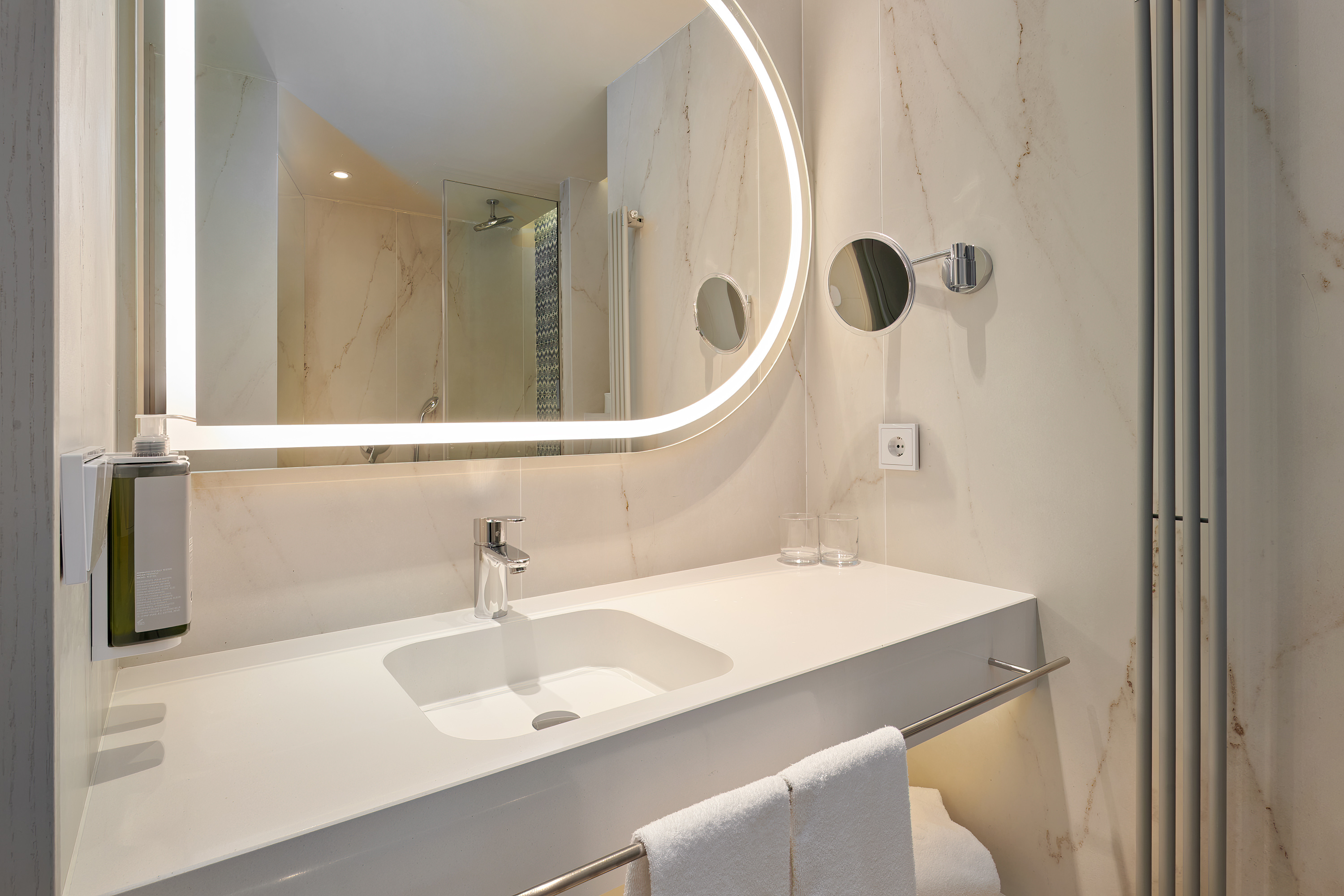 Double or Twin Side Sea View