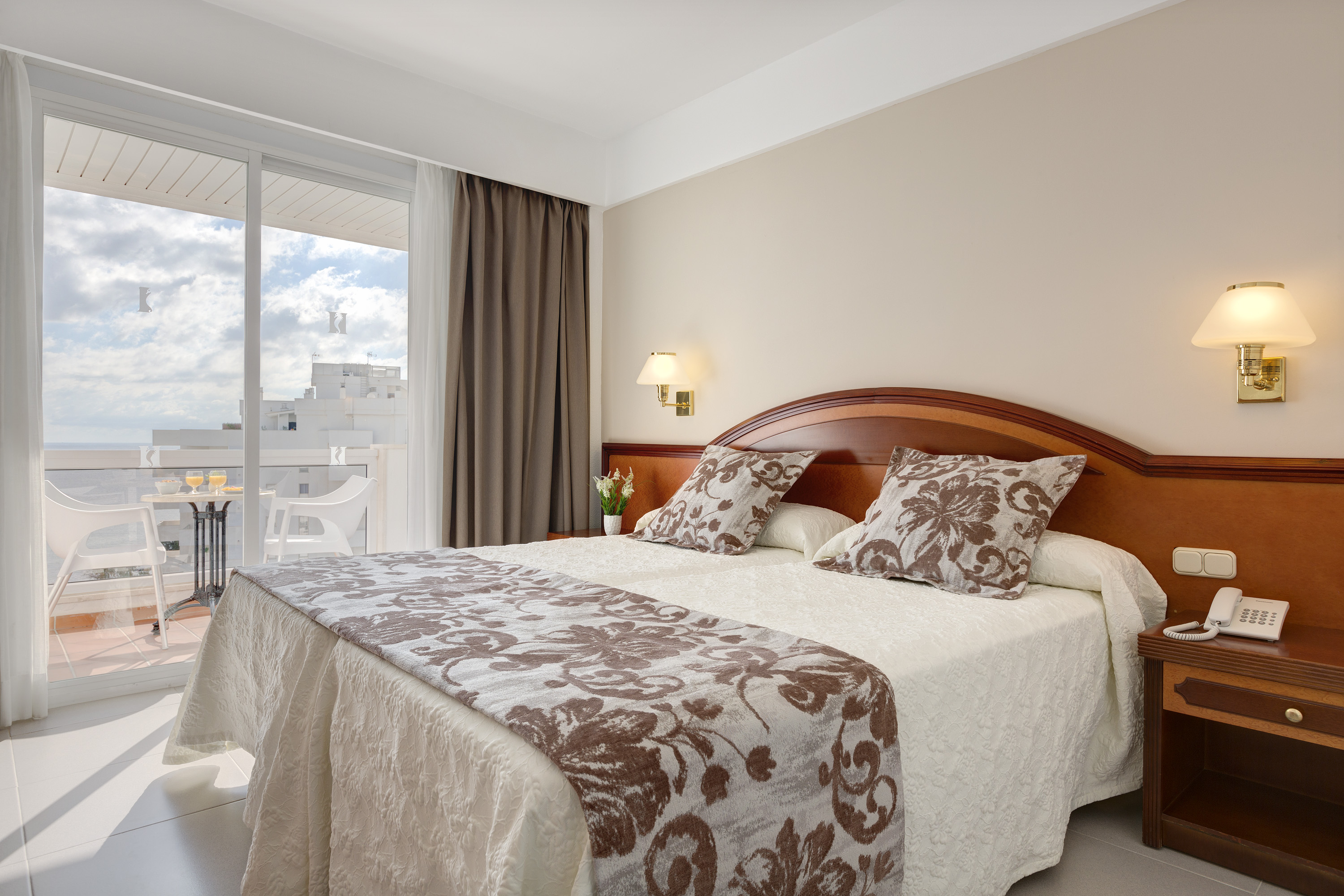 Double or Twin Standard