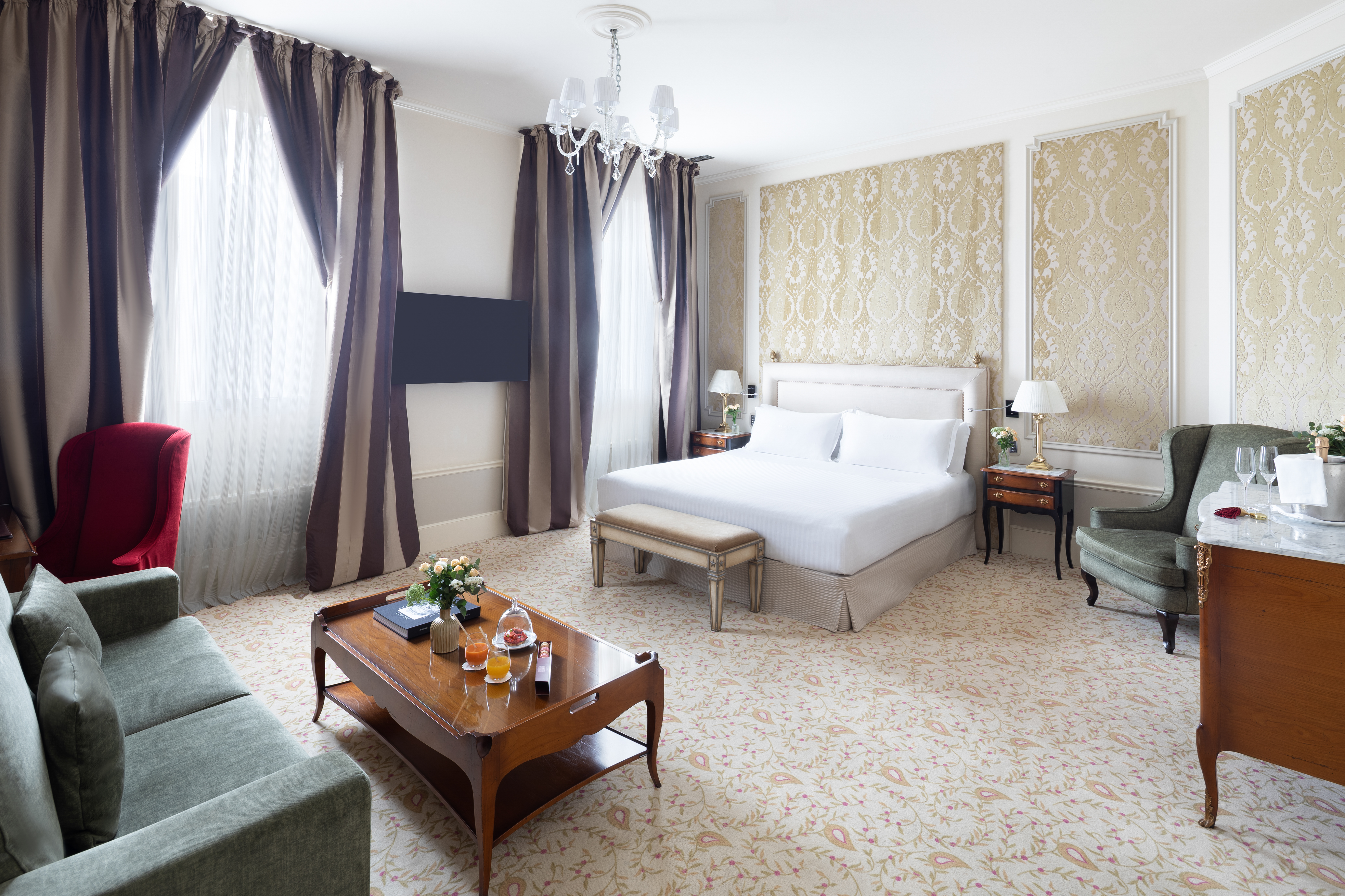 Family Room Capacity 7