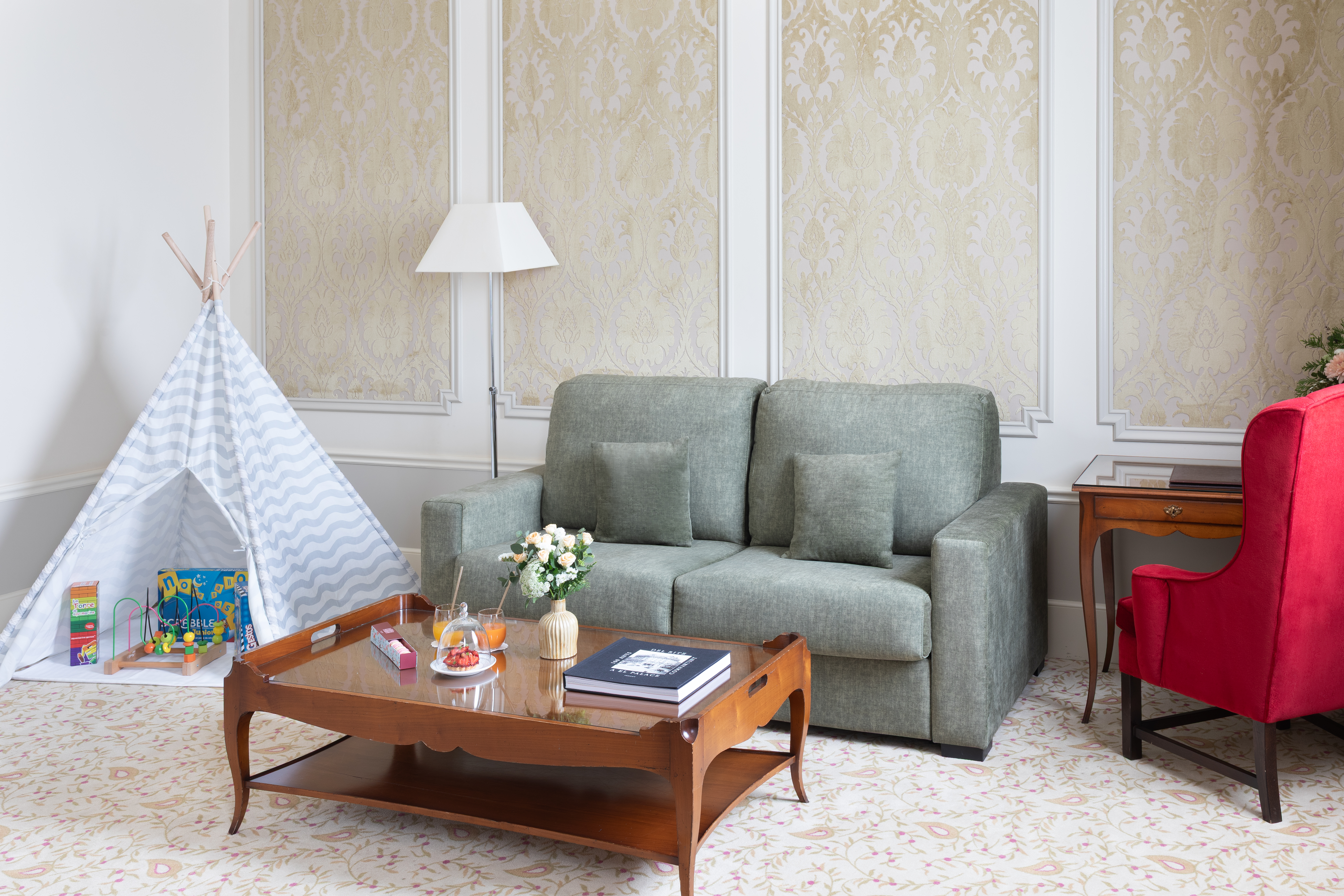 Family Room Capacity 7