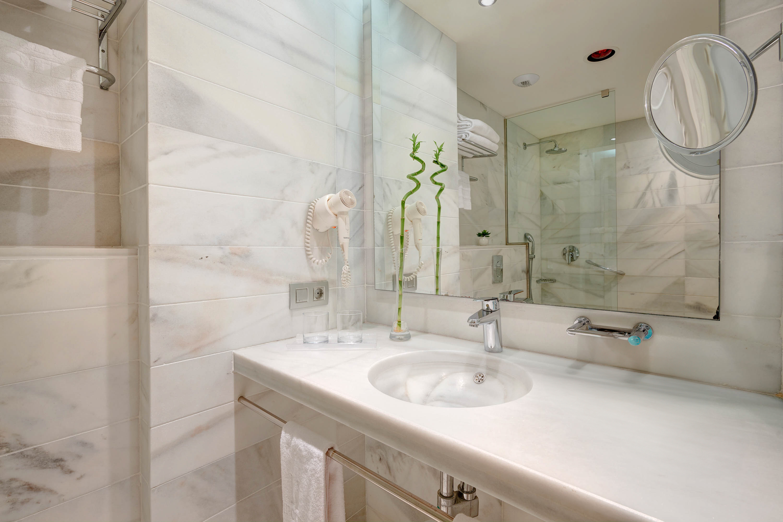 Double or Twin Standard