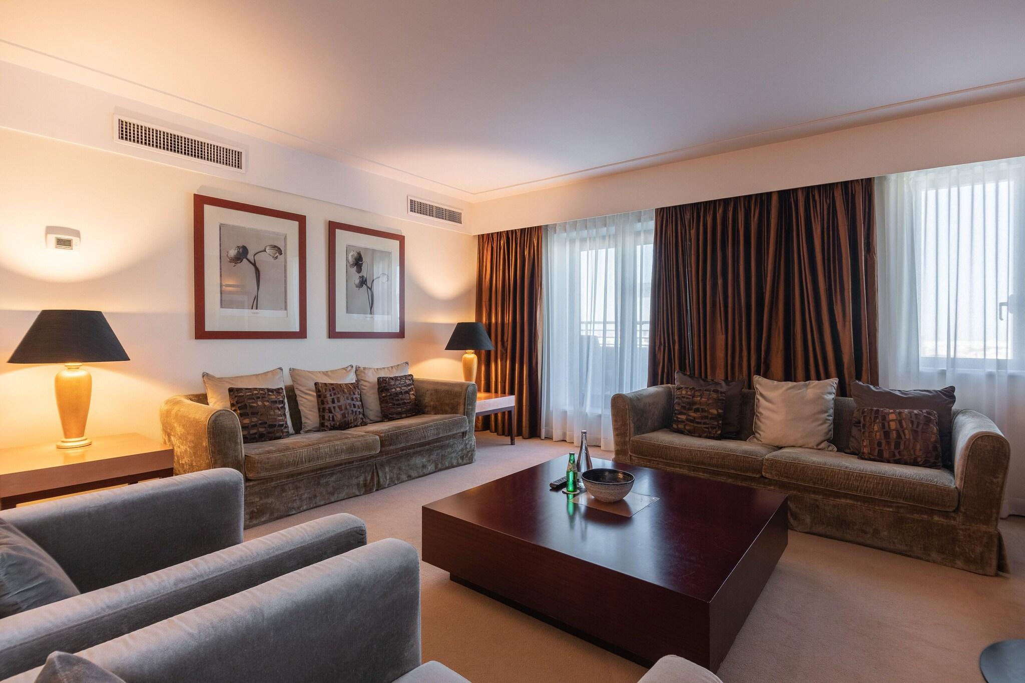 Suite Queen Size Bed