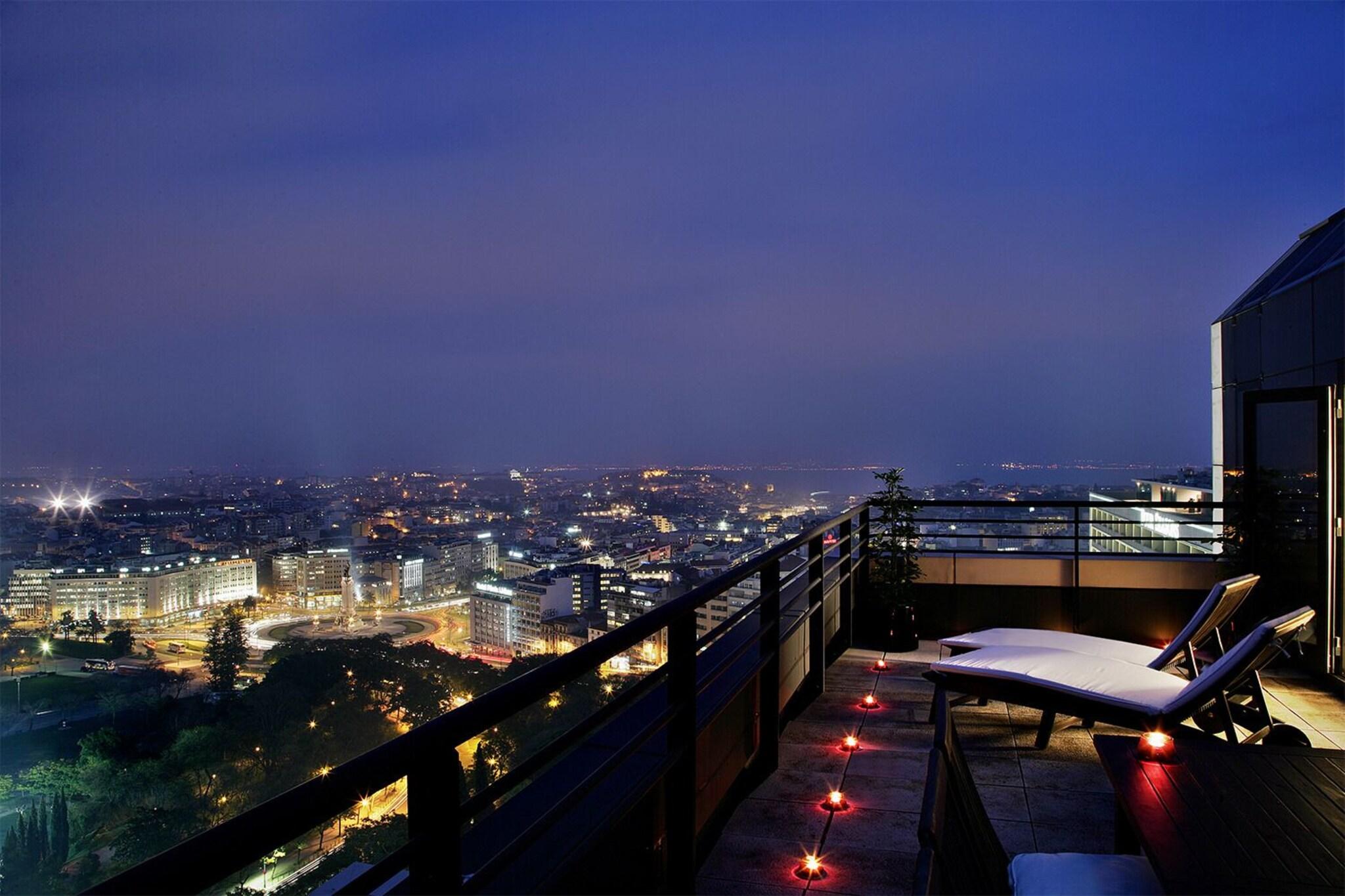 Suite Queen Size Bed