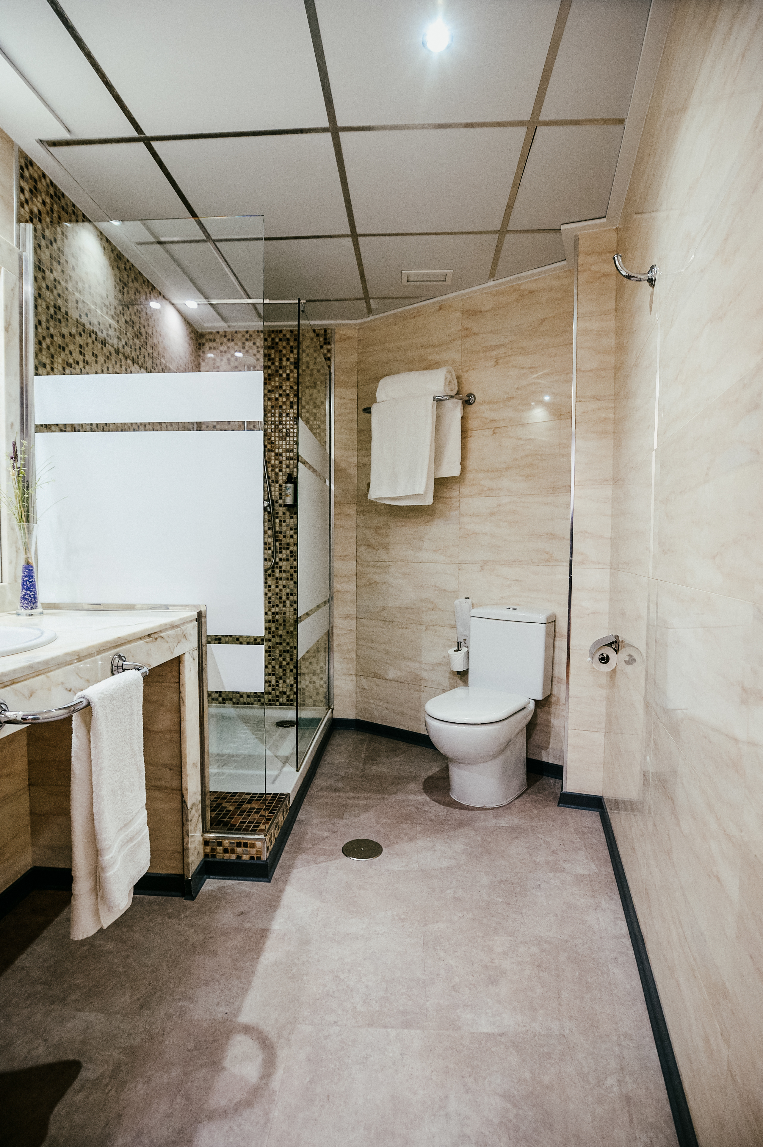 Double Queen Size Bed