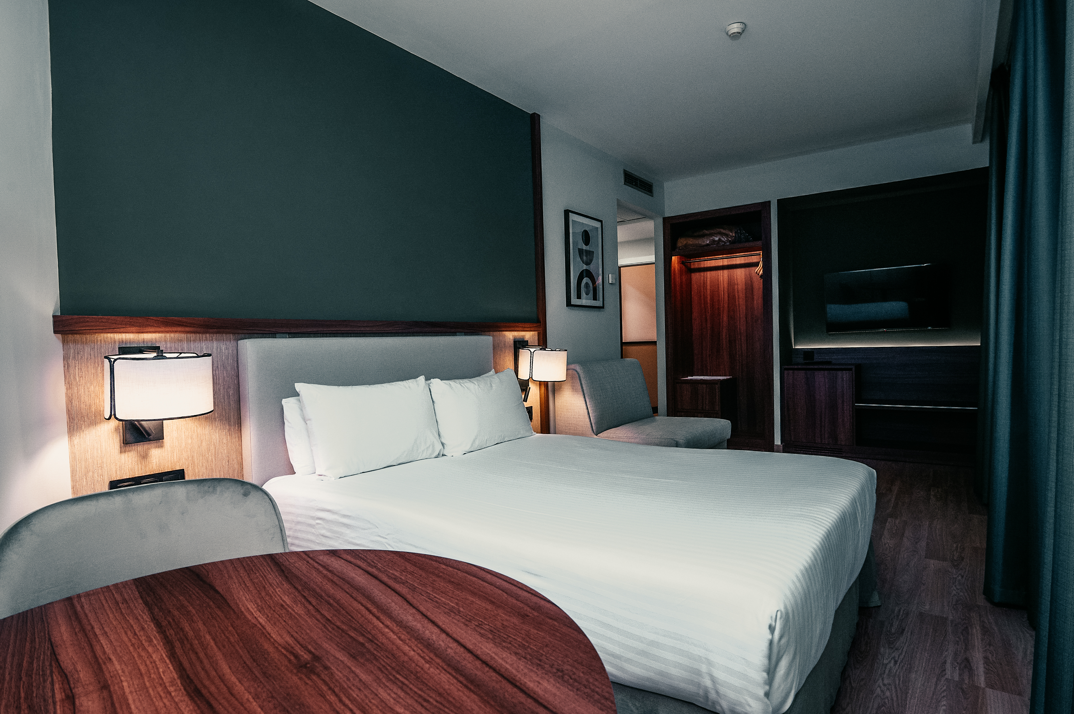 Double Queen Size Bed