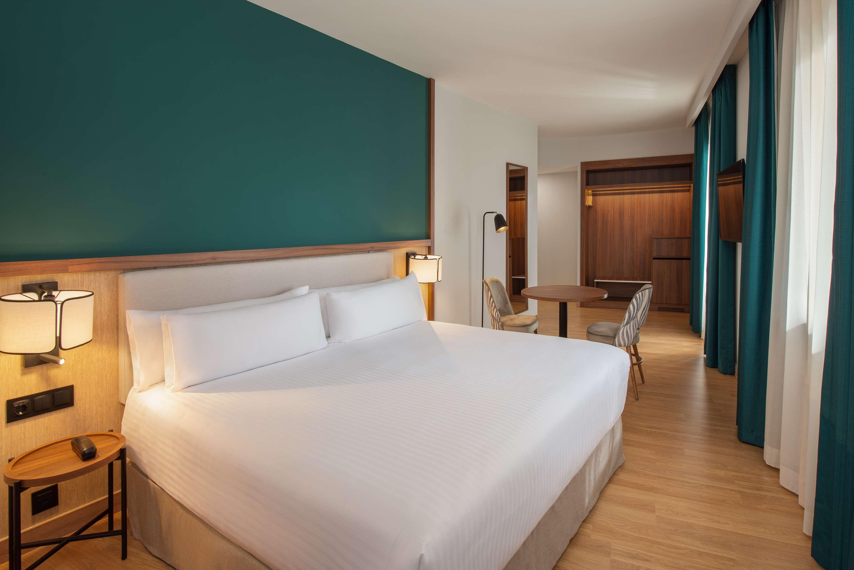 Double Superior Queen Bed