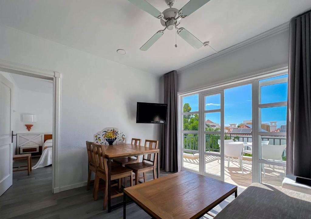 Apartment Two Bedrooms with Terrace