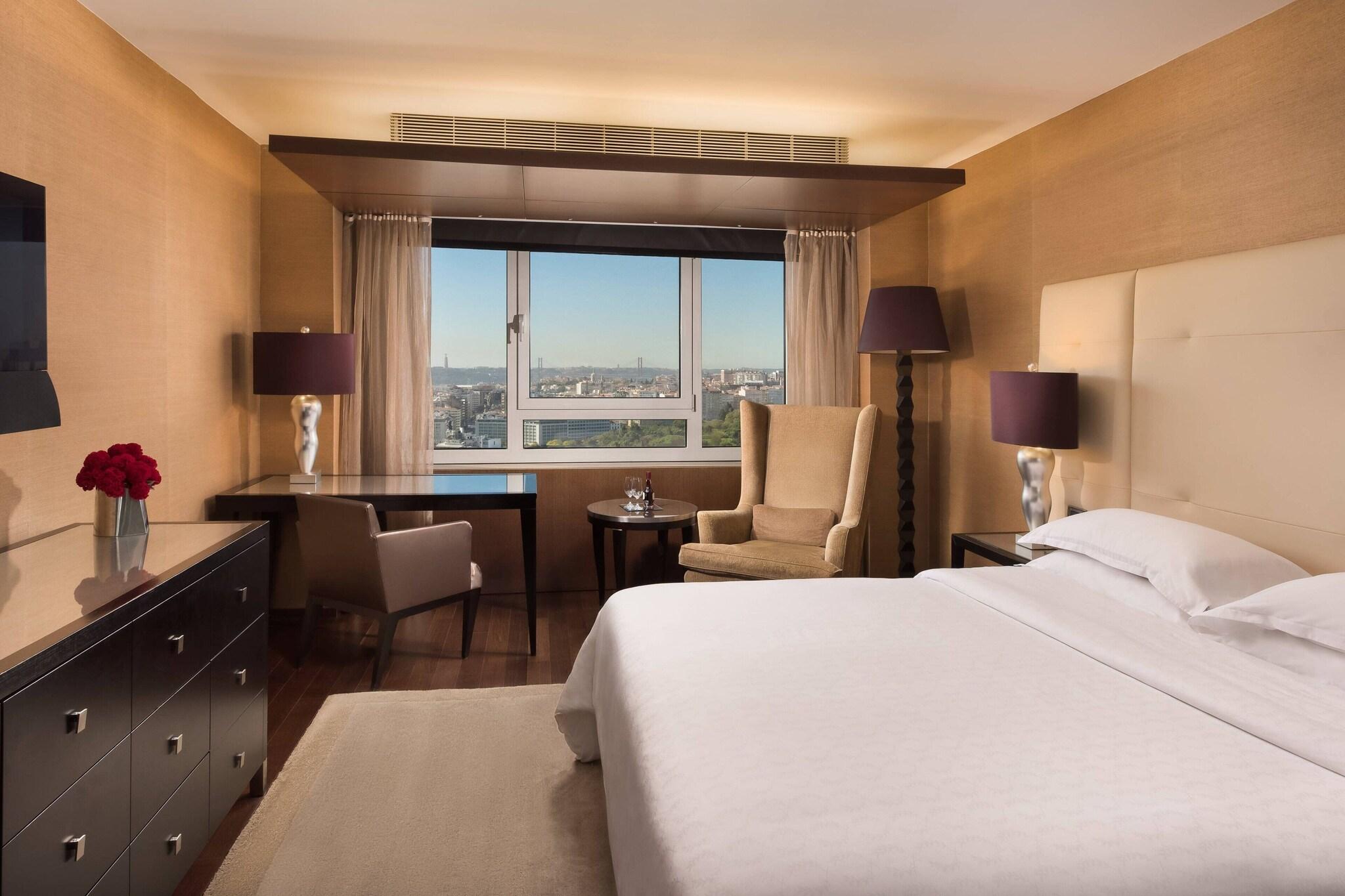 Double Club Queen Bed