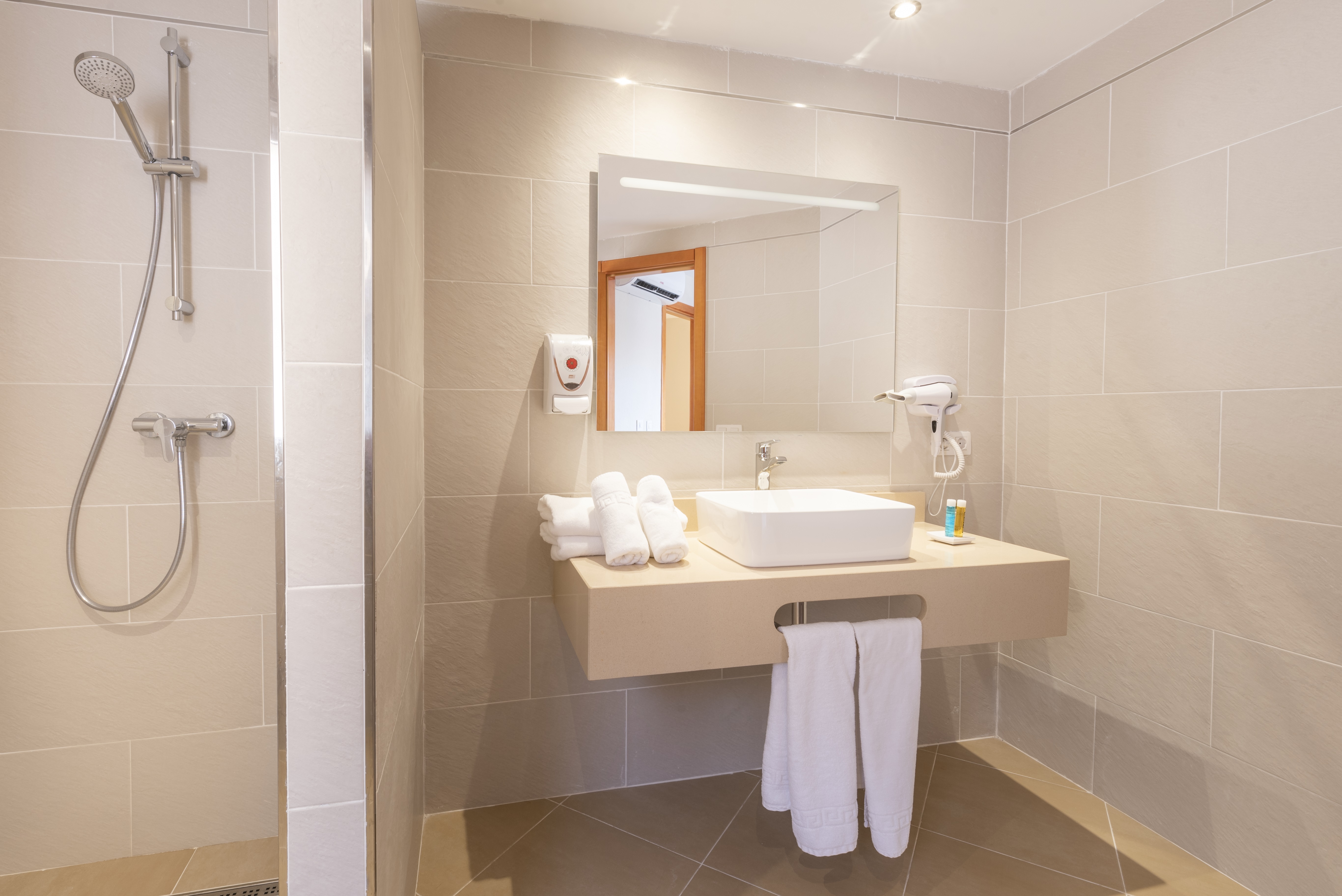 Apartment Capacity 5 Two Bedrooms