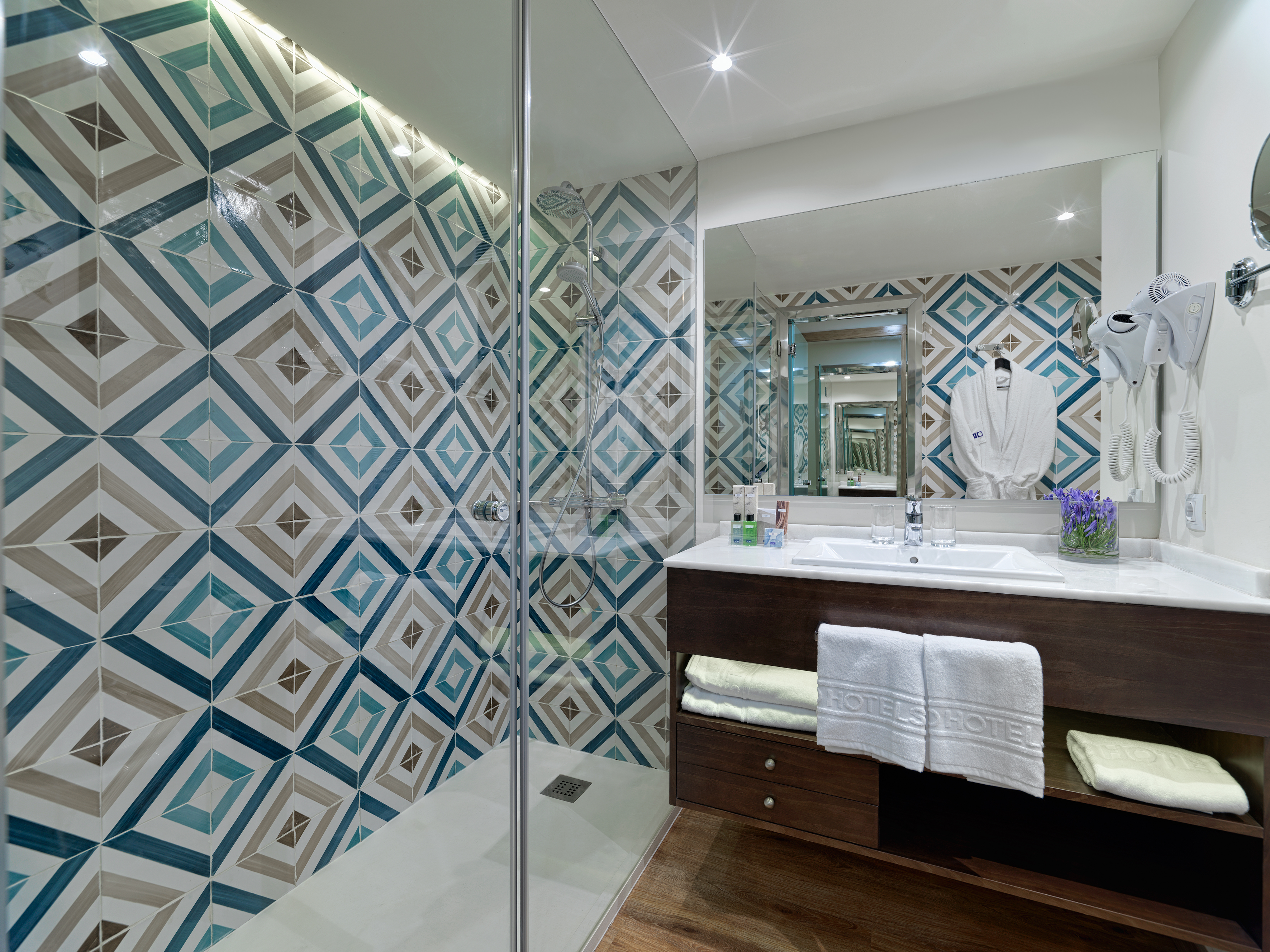 Twin Sea View Capacity 3