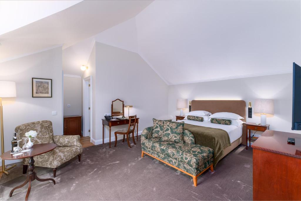 Double or Twin Deluxe