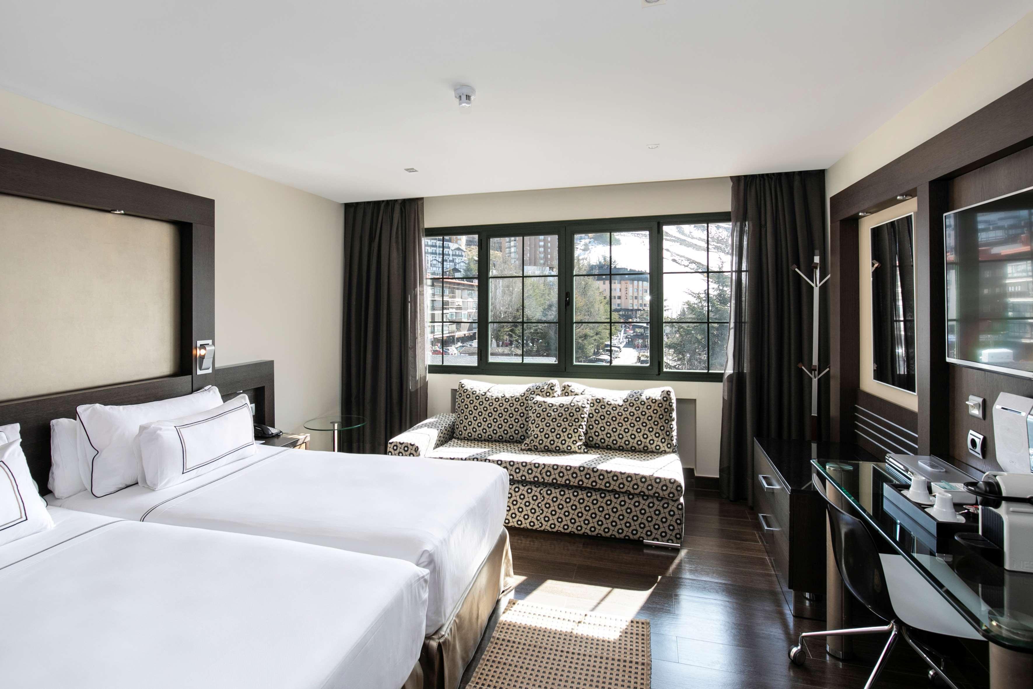 Room Connecting Room