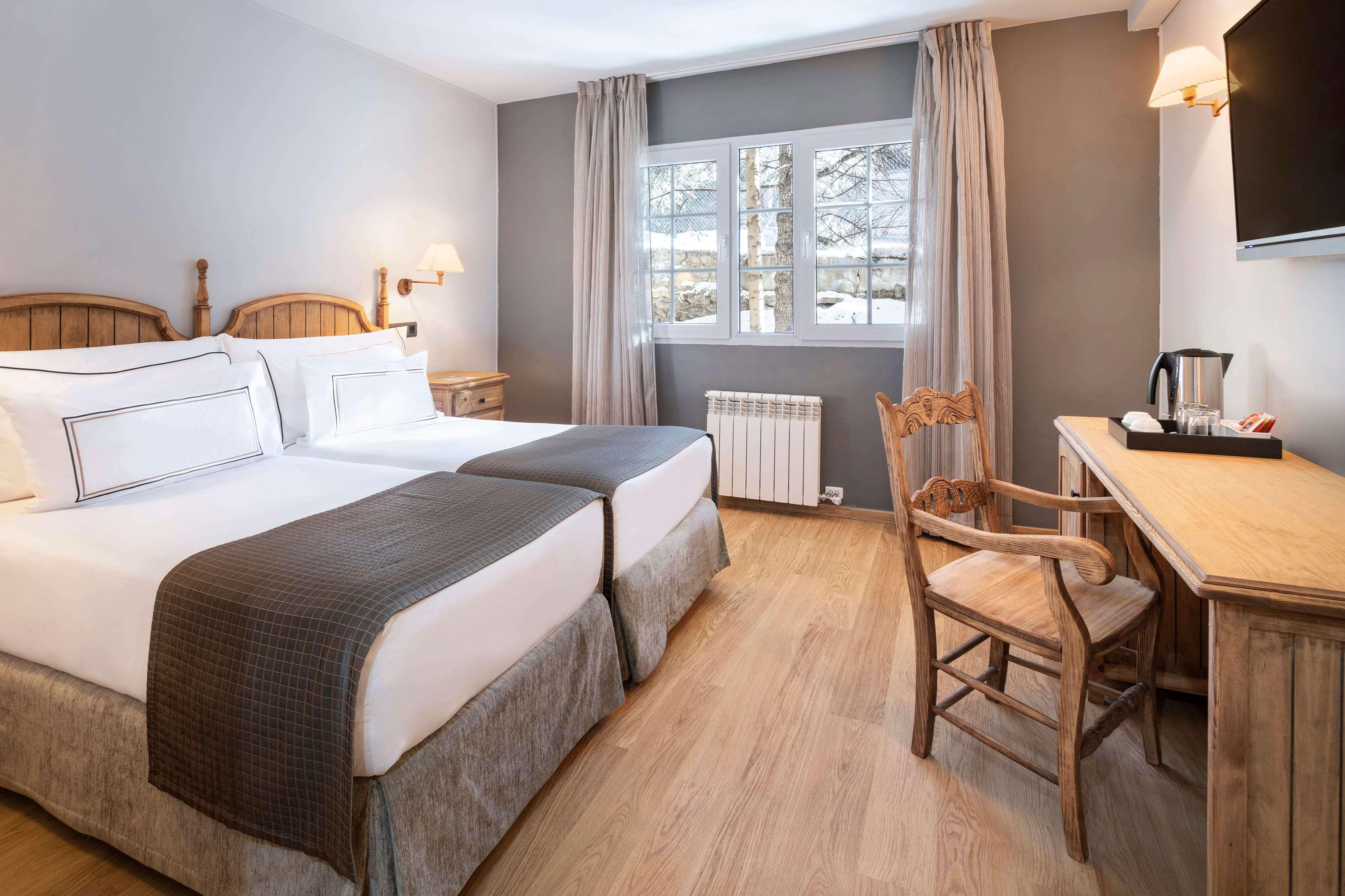 Room Connecting Room