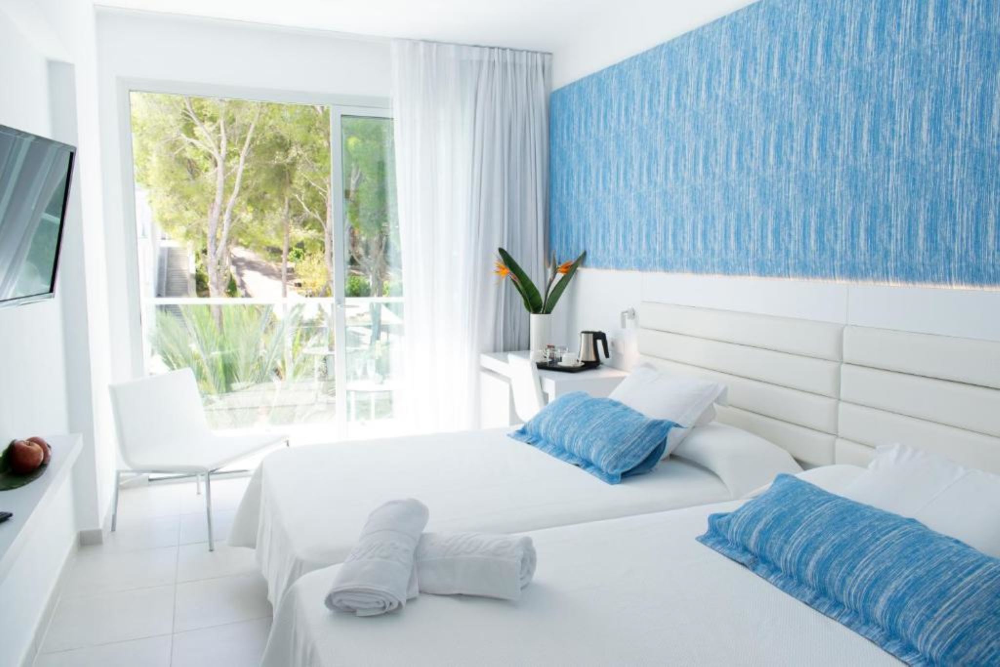 Double Single Pool View