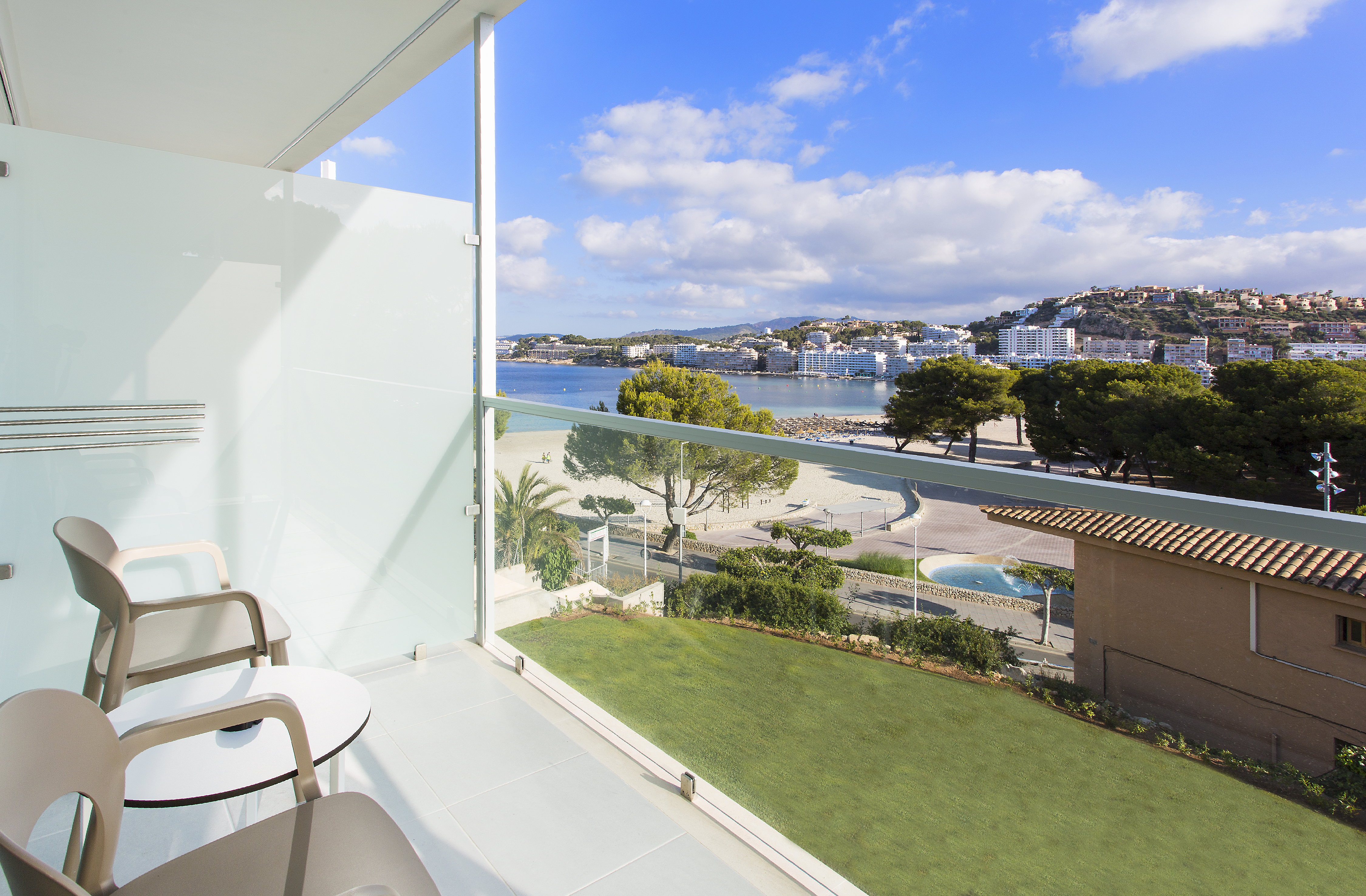 Double or Twin Superior Side Sea View