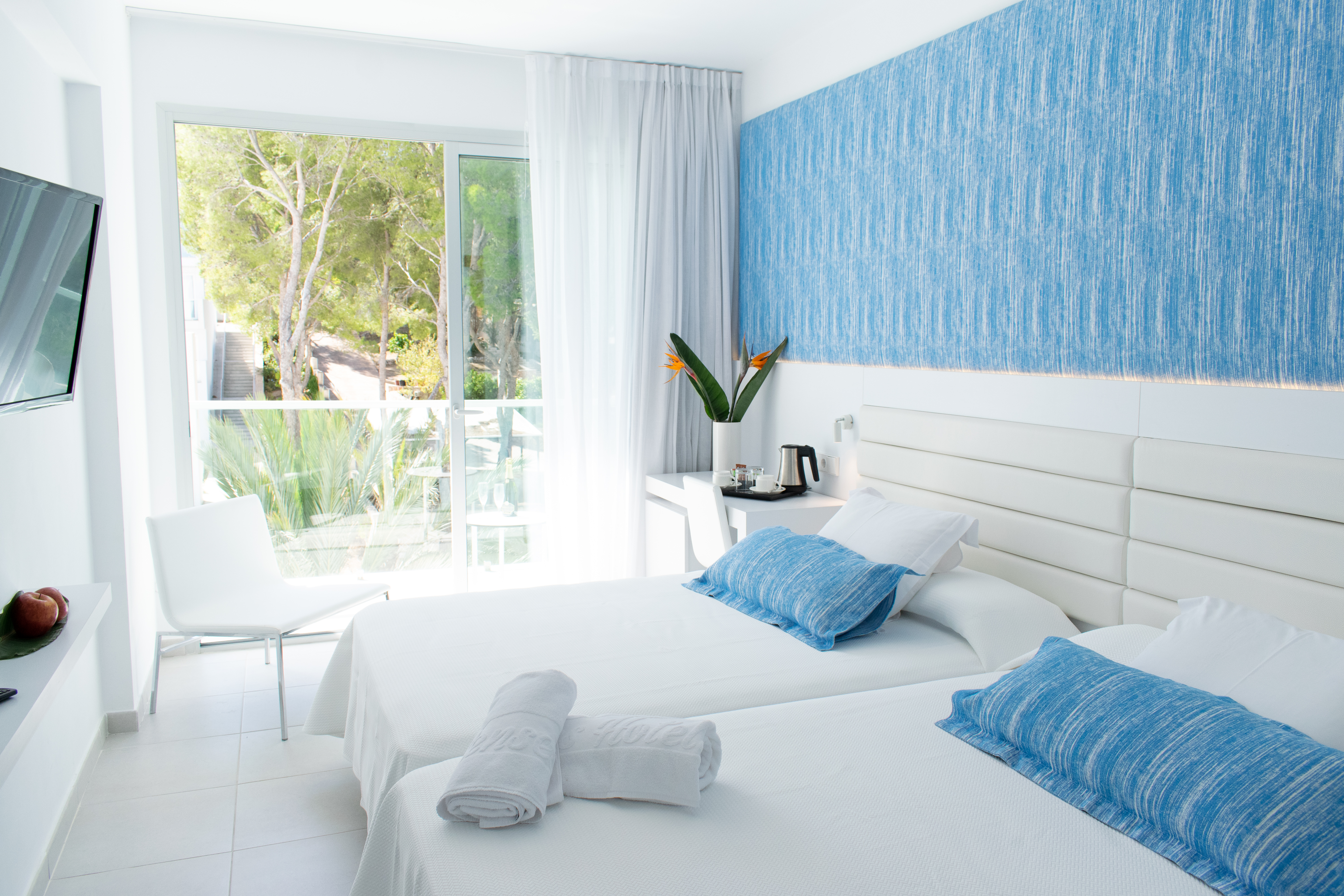 Double Single Pool View