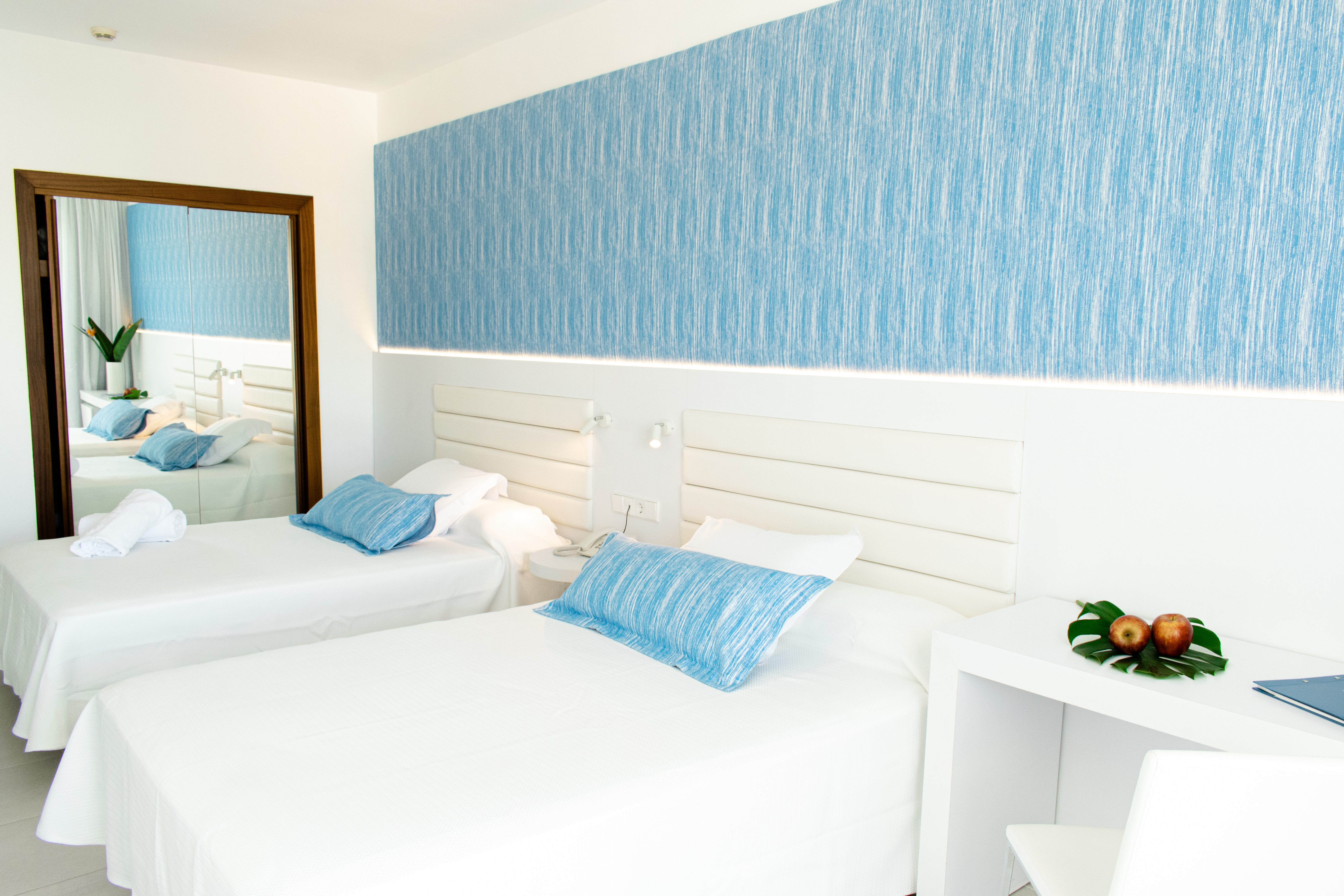 Double or Twin Side Sea View