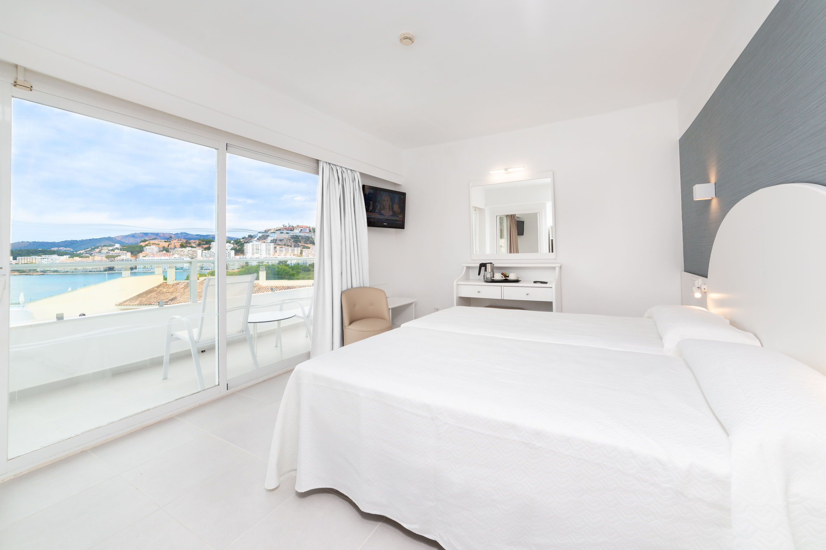 Double or Twin Side Sea View