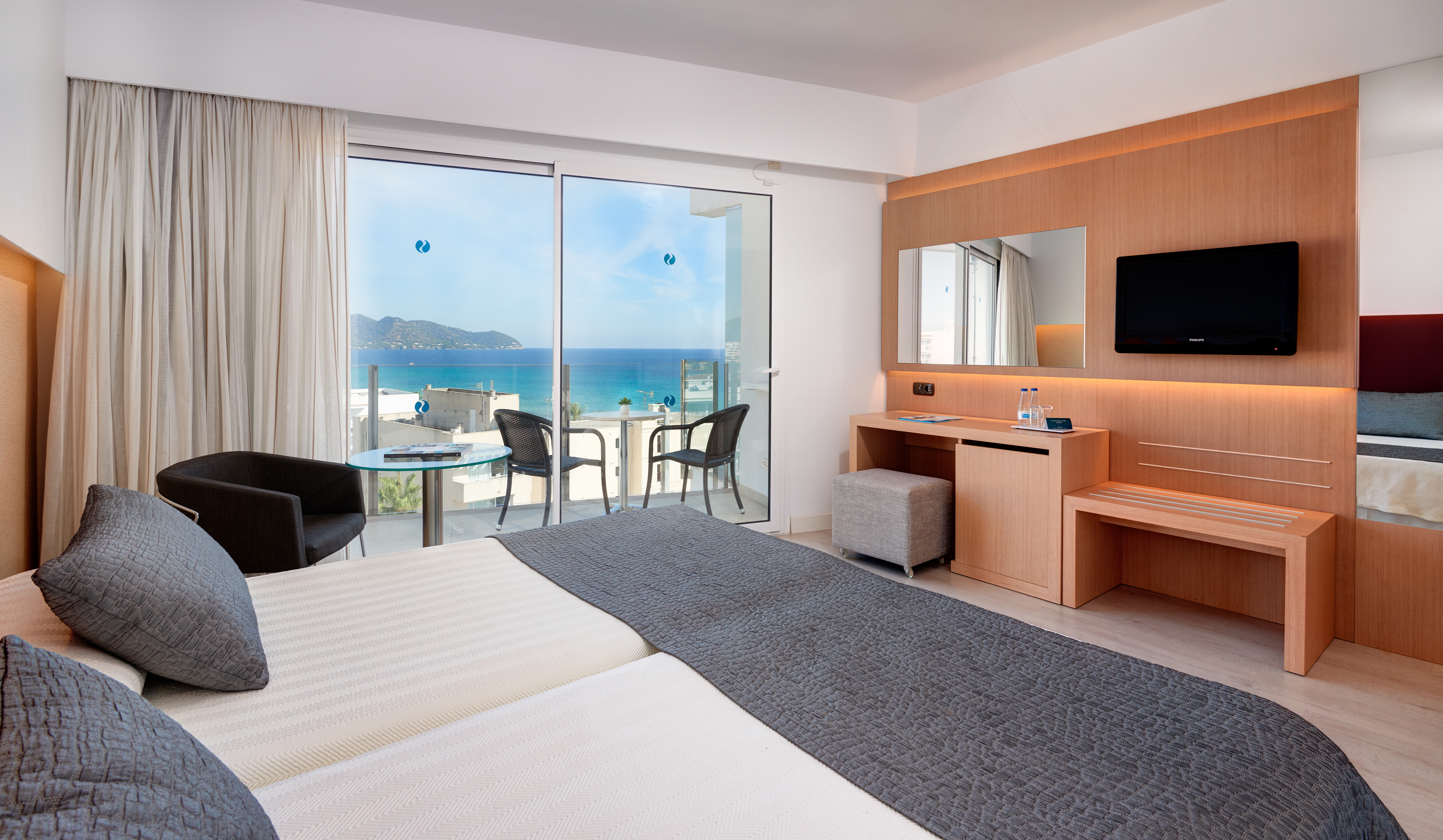 Double or Twin Side Sea View