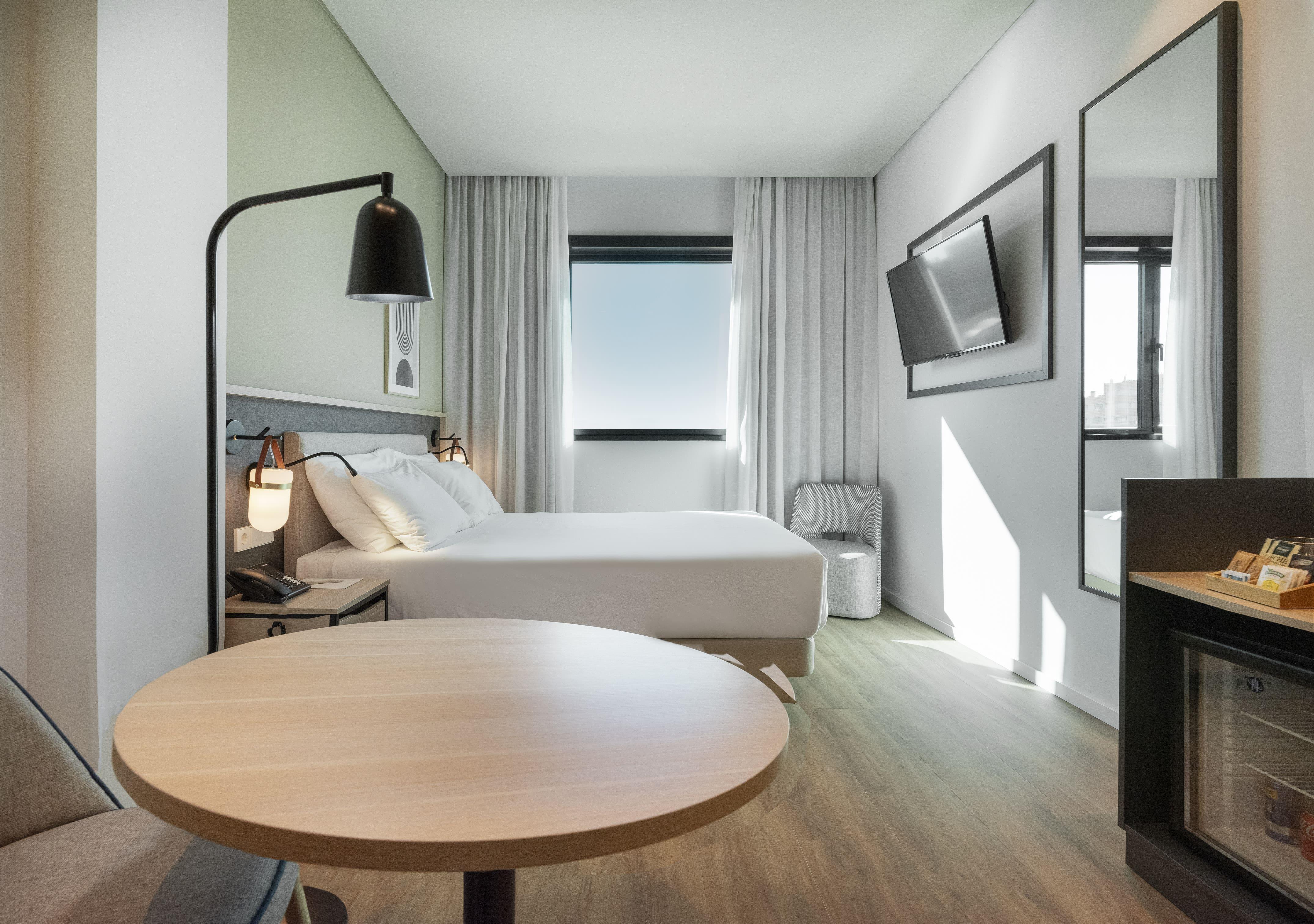 Double Queen Size Bed