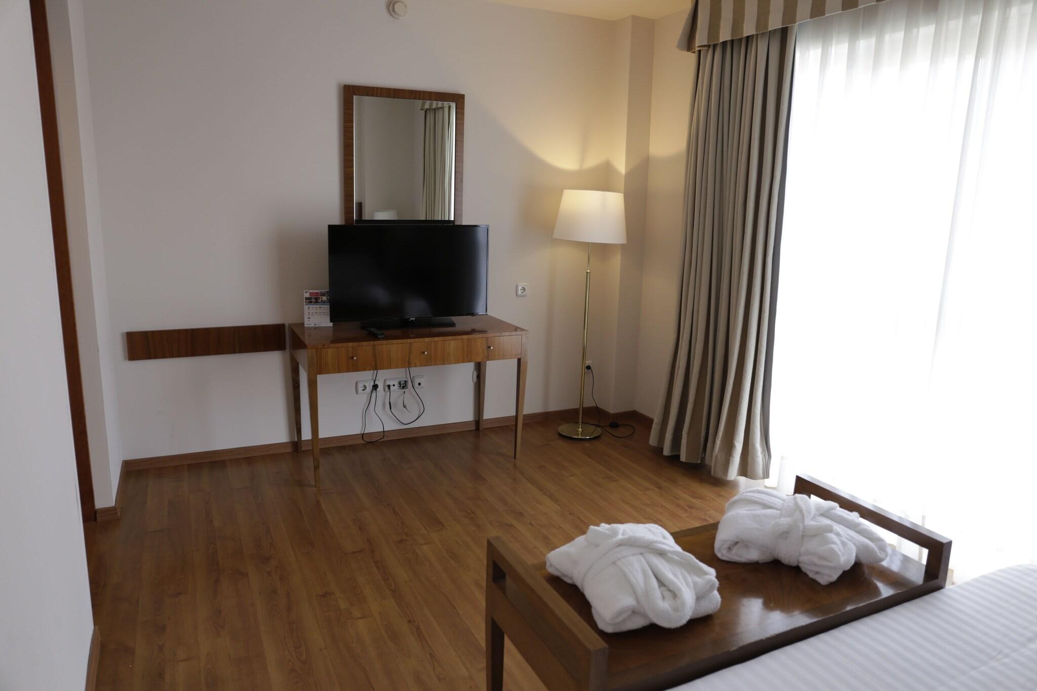 Junior Suite King Size Bed