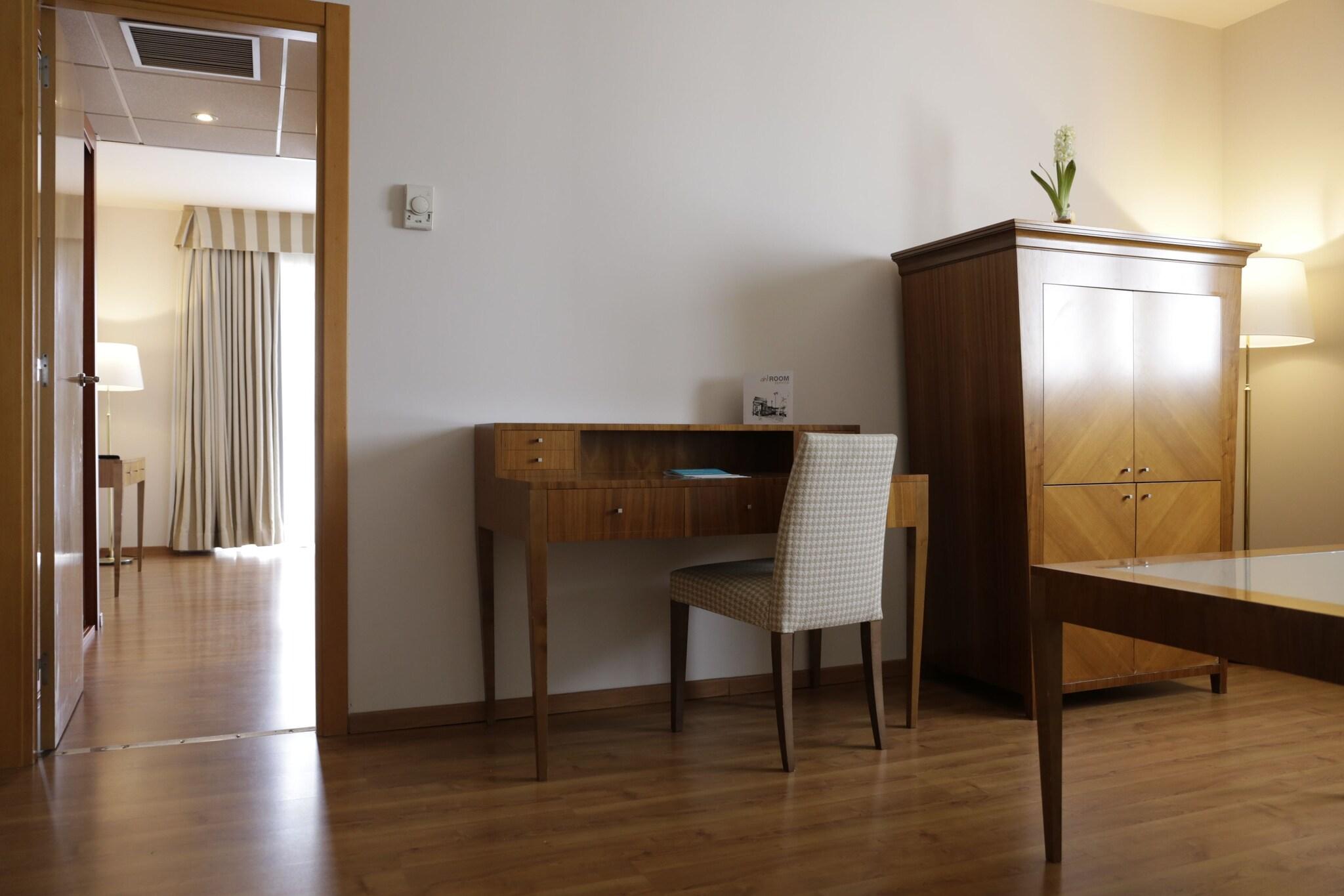 Junior Suite King Size Bed