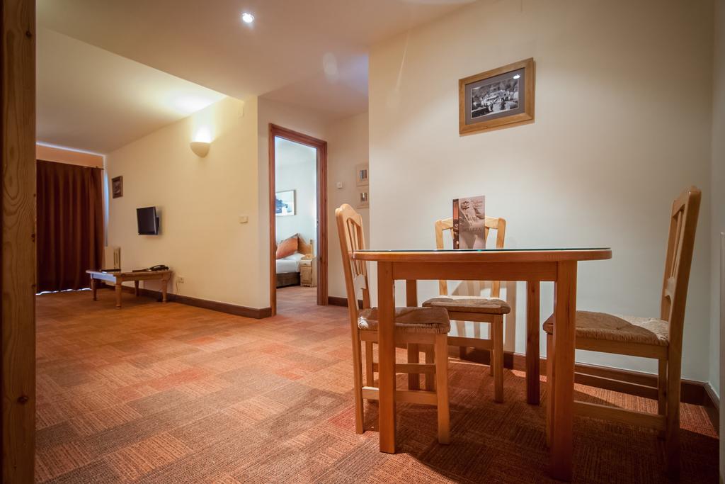 Apartment Capacity 6