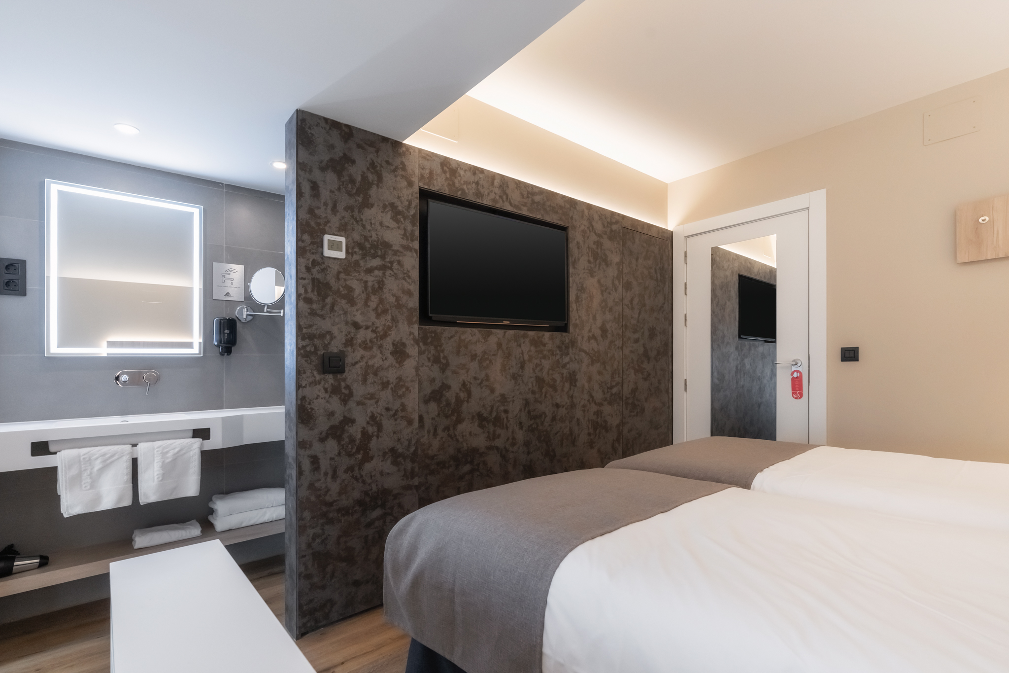 Double or Twin Standard