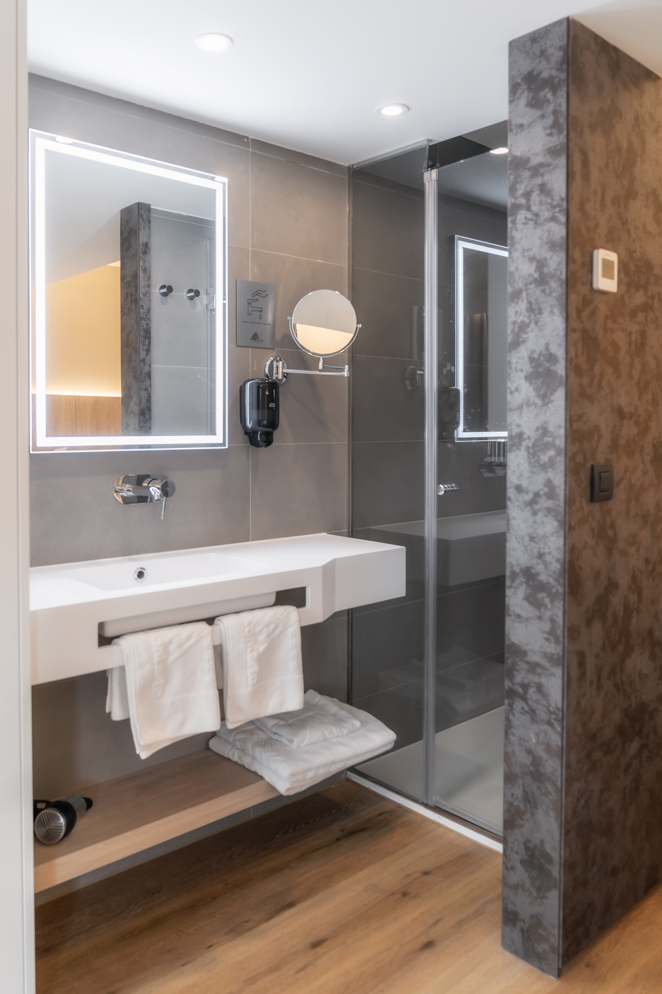 Double or Twin Standard