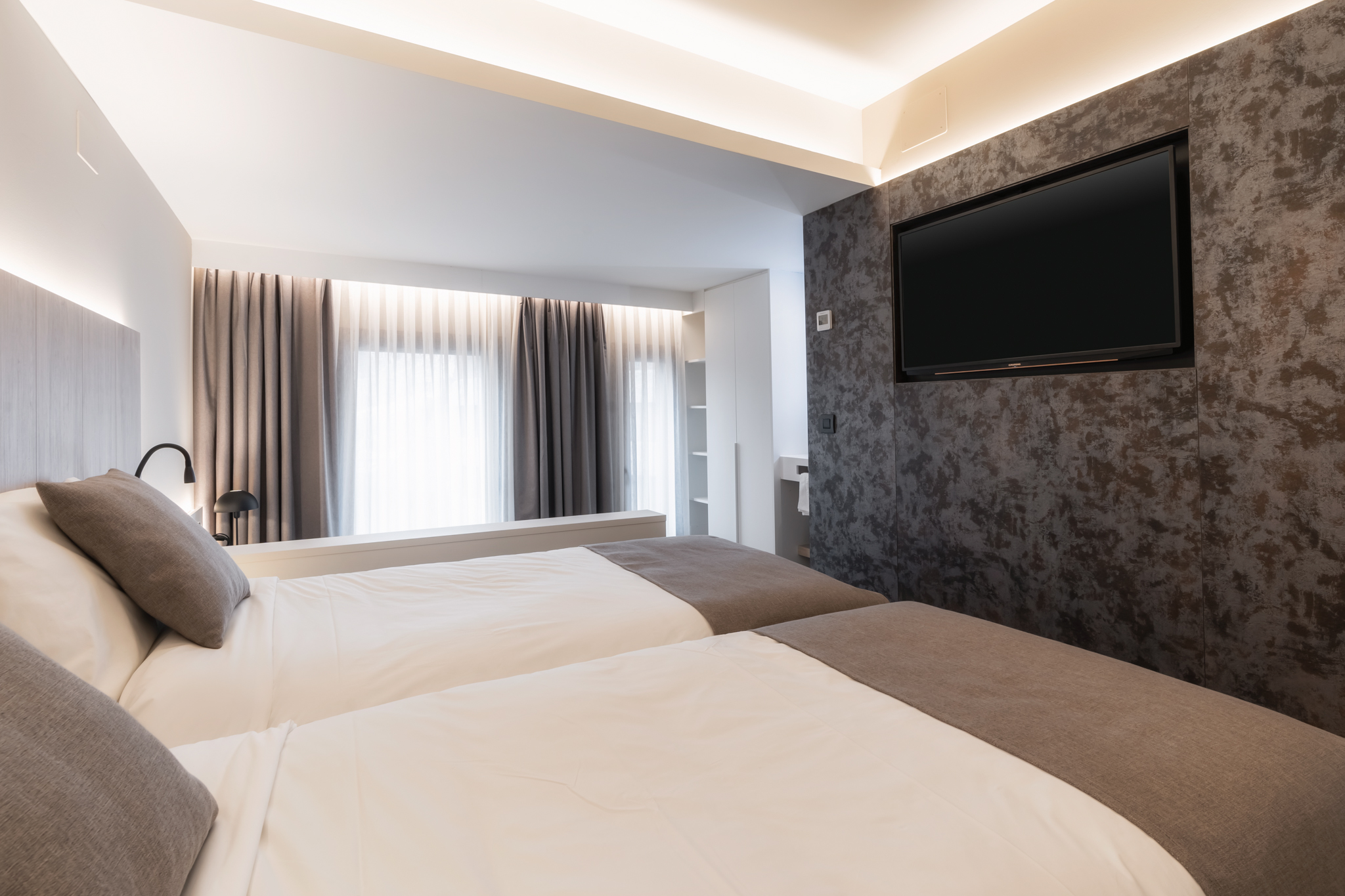 Double or Twin Standard