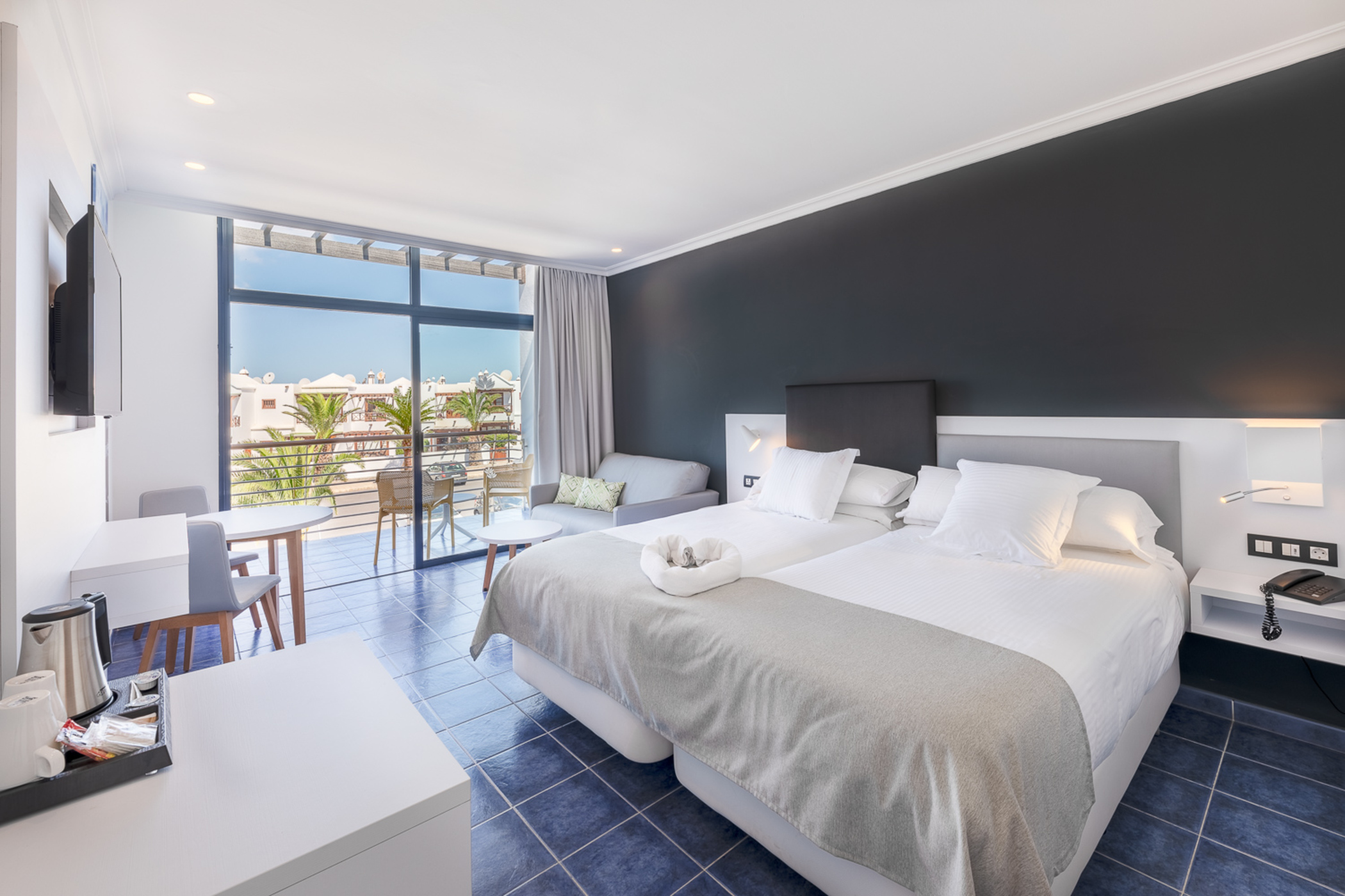 Double or Twin Side Sea View