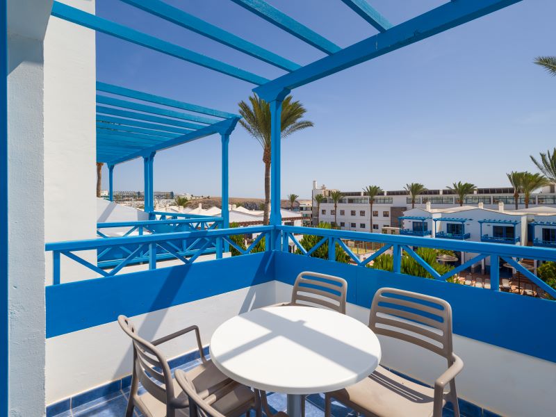 Family Room Capacity 2