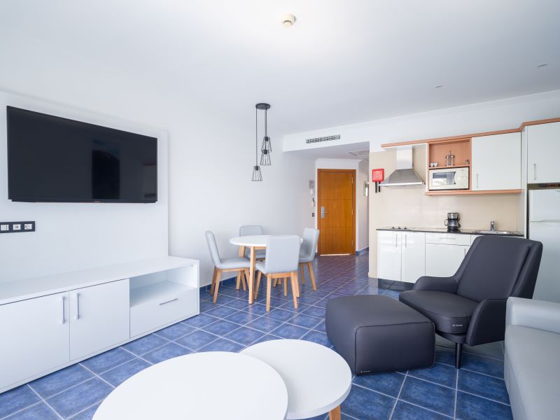 Family Room Capacity 2