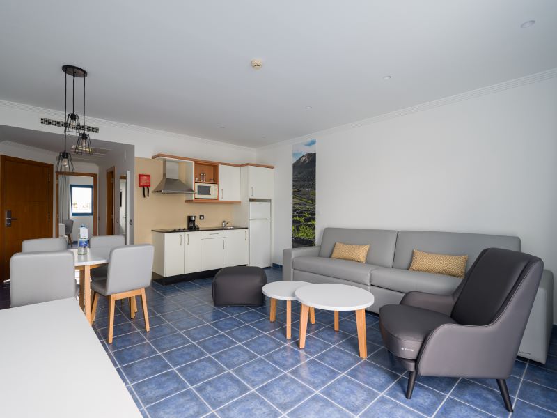 Family Room Capacity 2