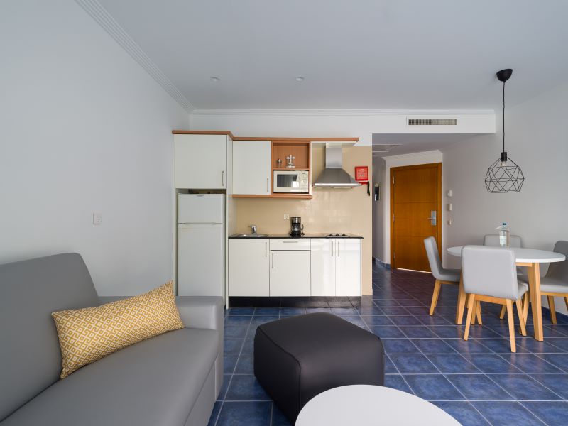 Family Room Capacity 2