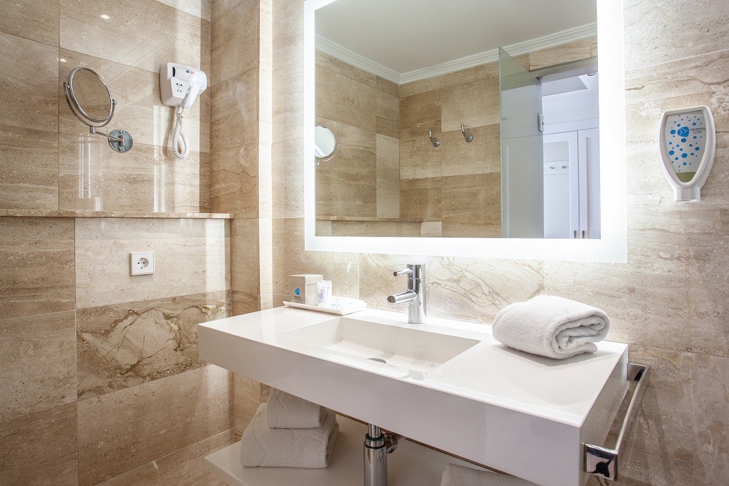 Double or Twin Sea View