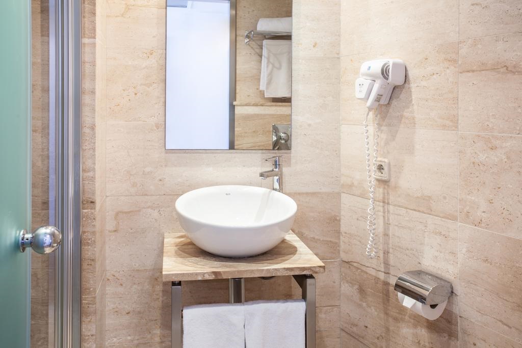 Double or Twin Side Sea View