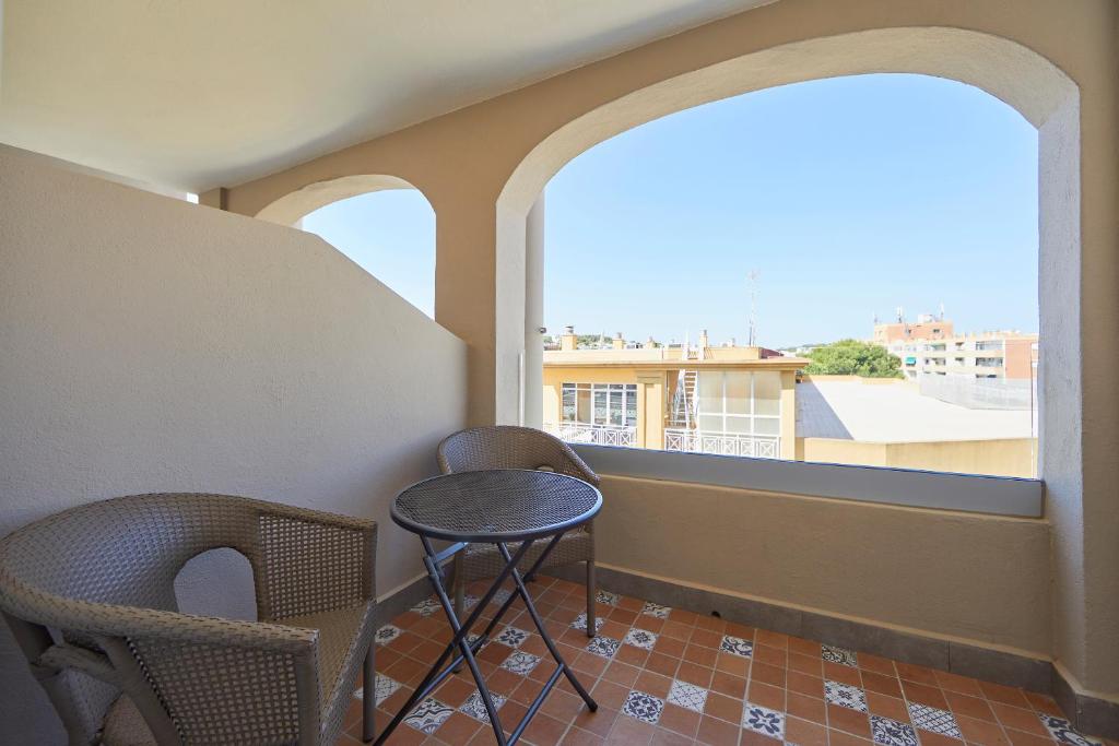 Double Single with Balcony