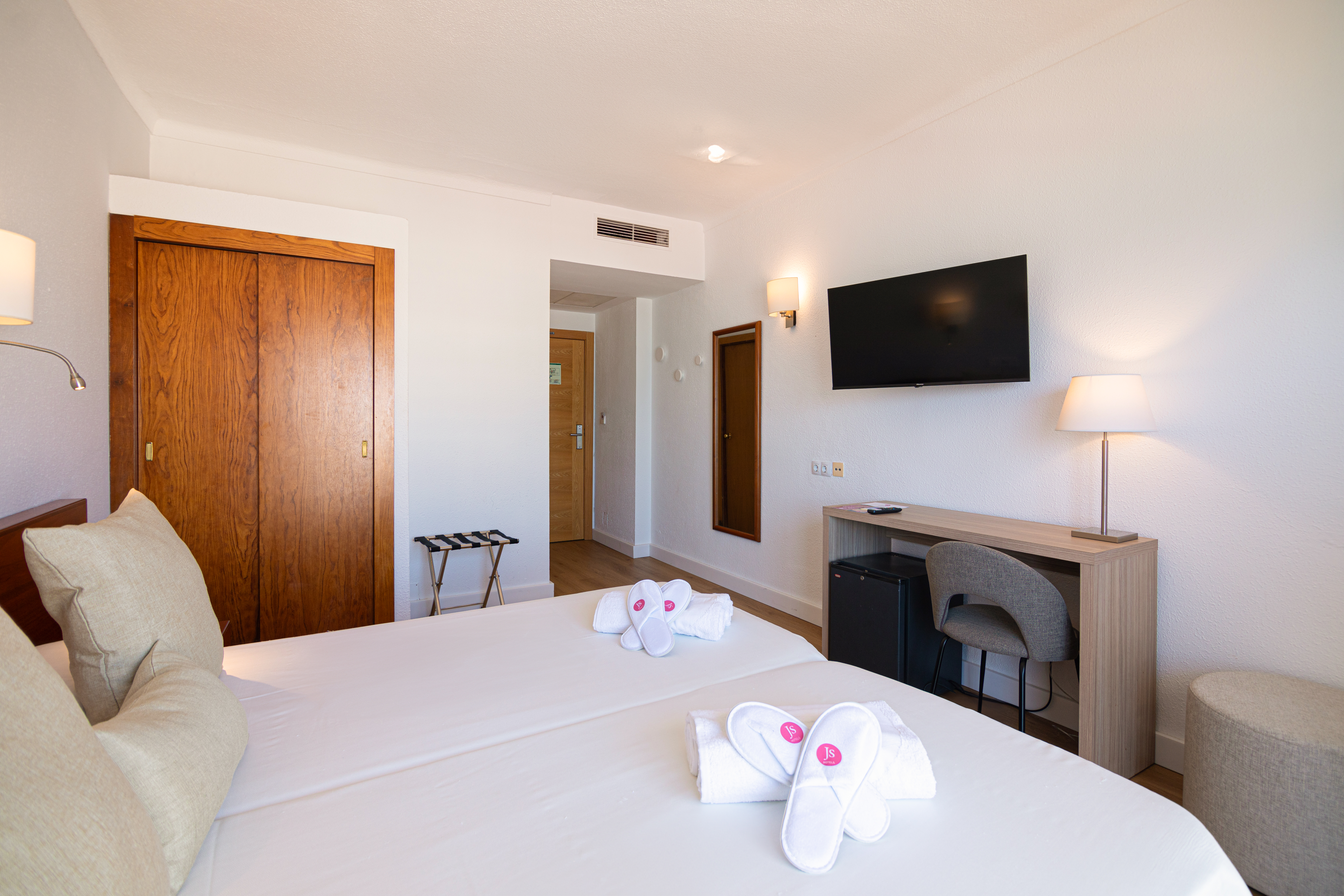 Double or Twin Side Sea View