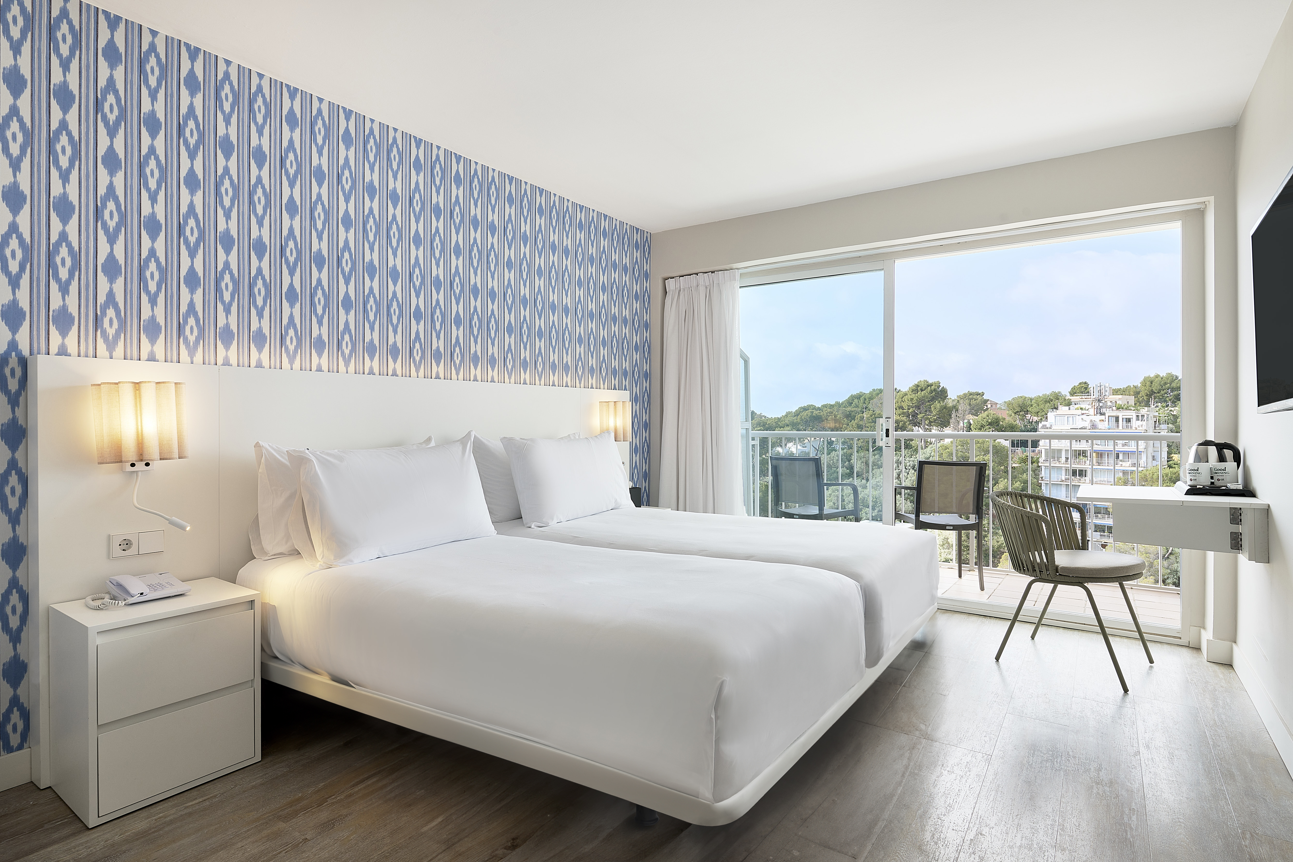 Double or Twin Deluxe Sea View