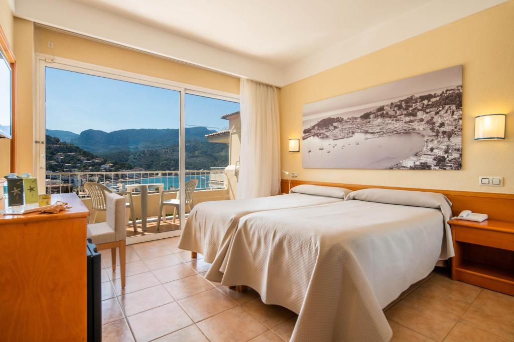 Double or Twin Superior Sea View