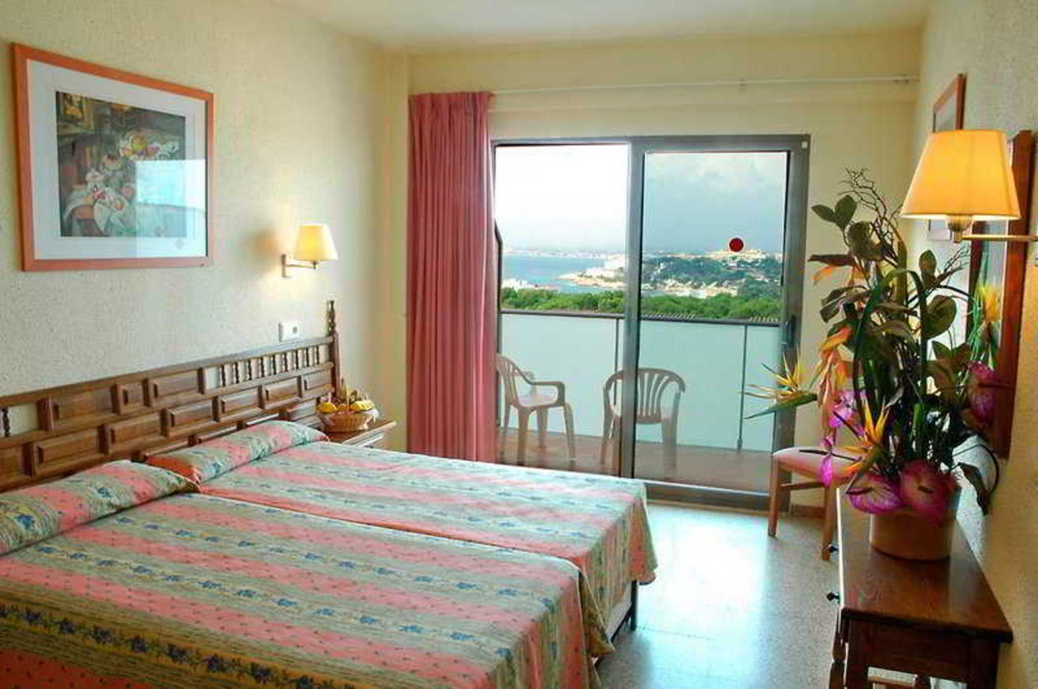 Double or Twin Standard