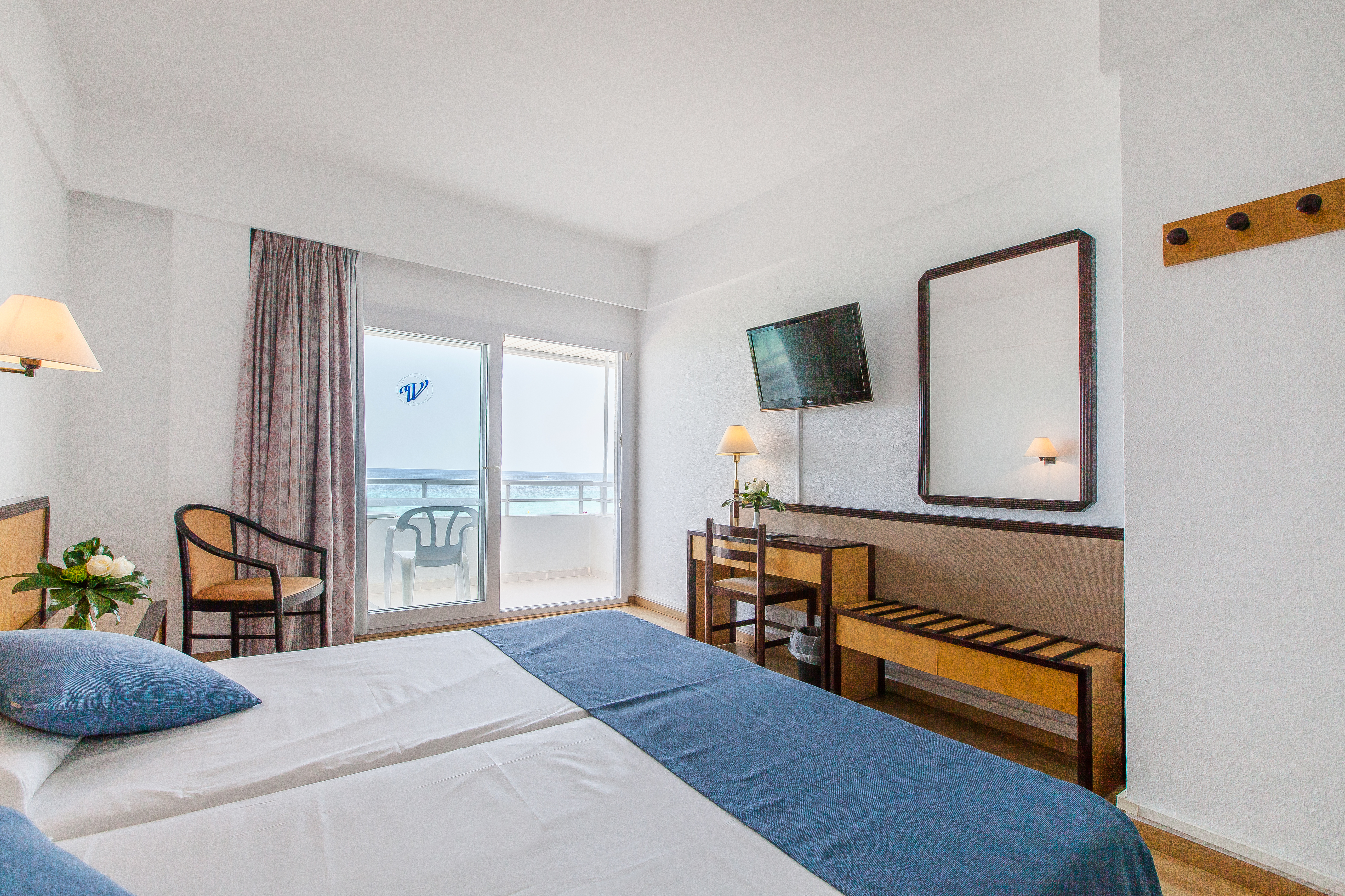 Double or Twin Side Sea View