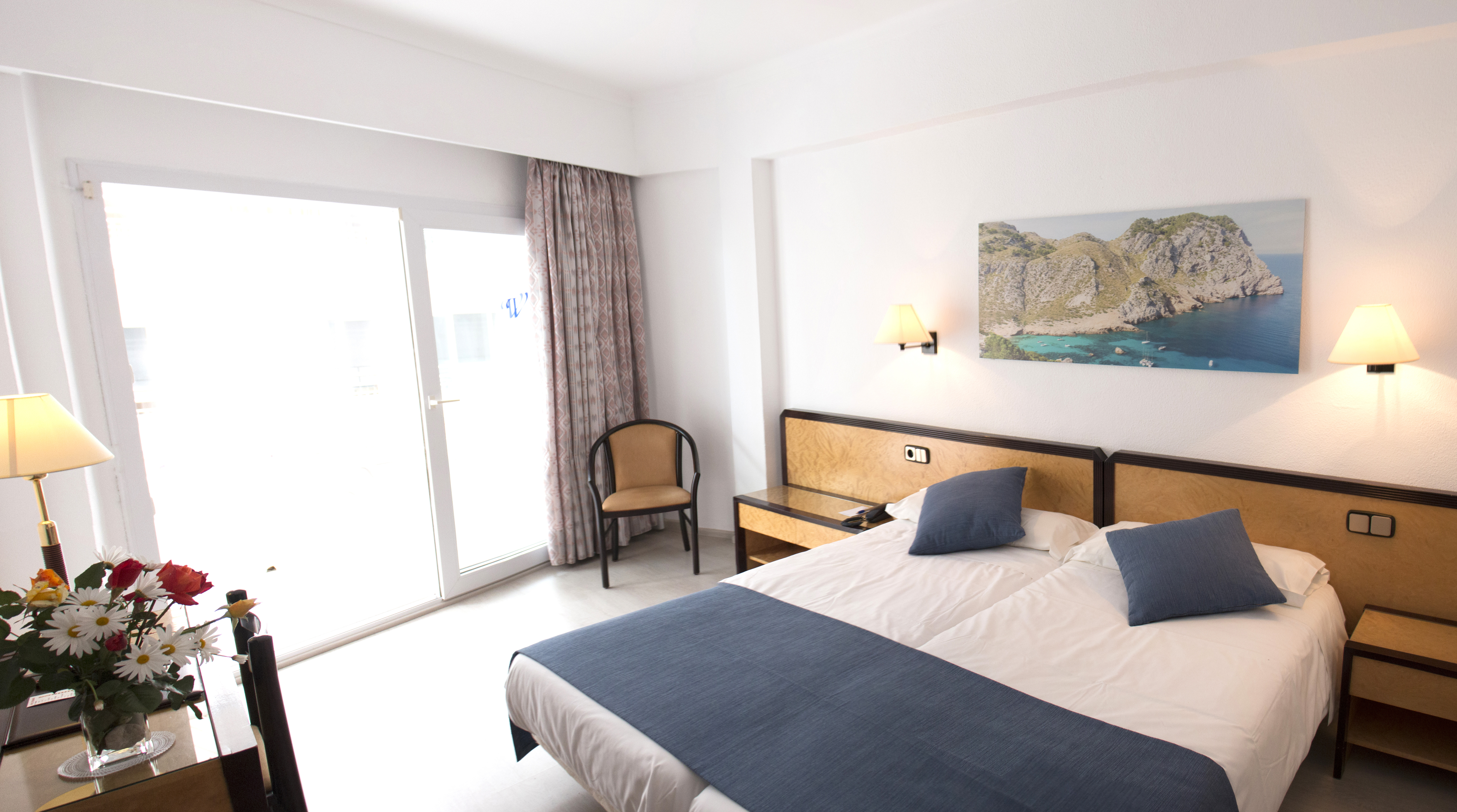 Double or Twin Side Sea View