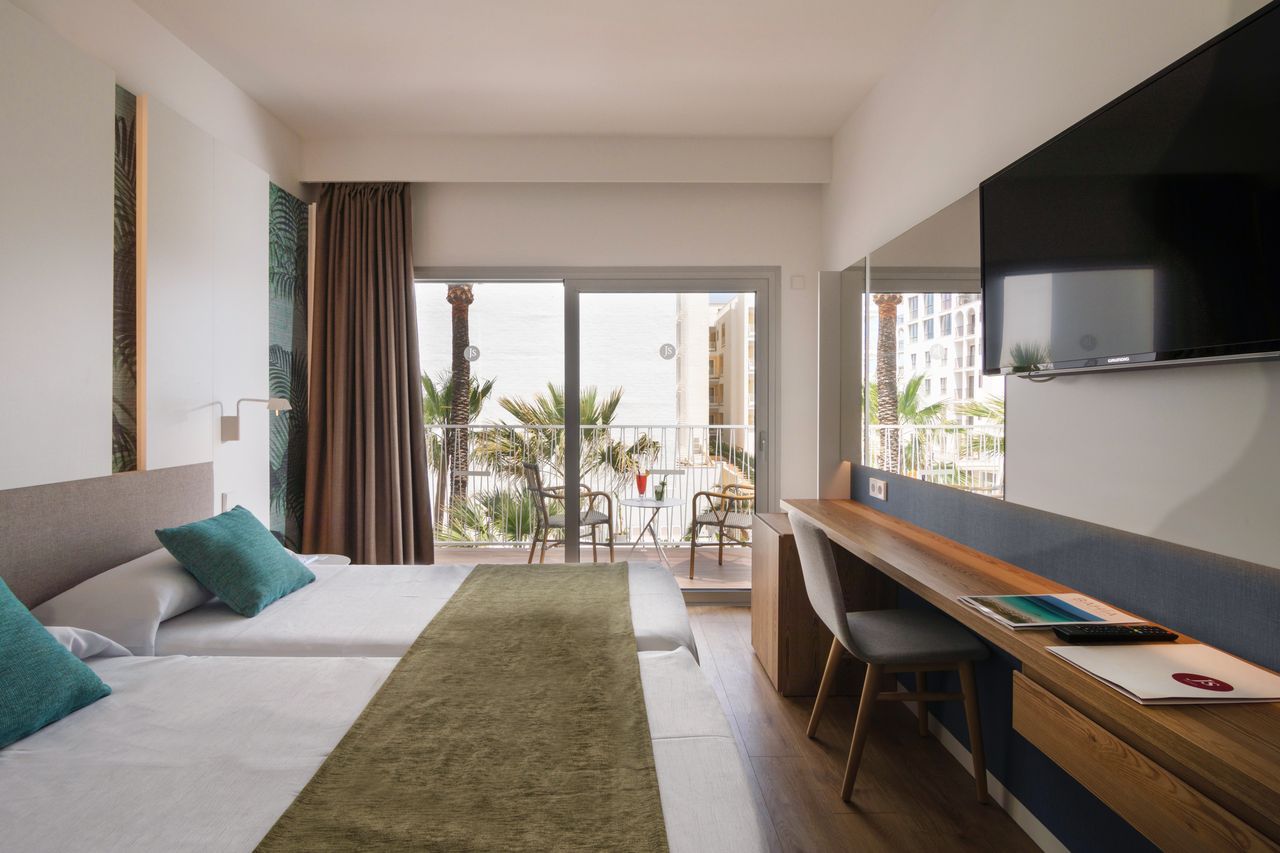 Double Single with Balcony