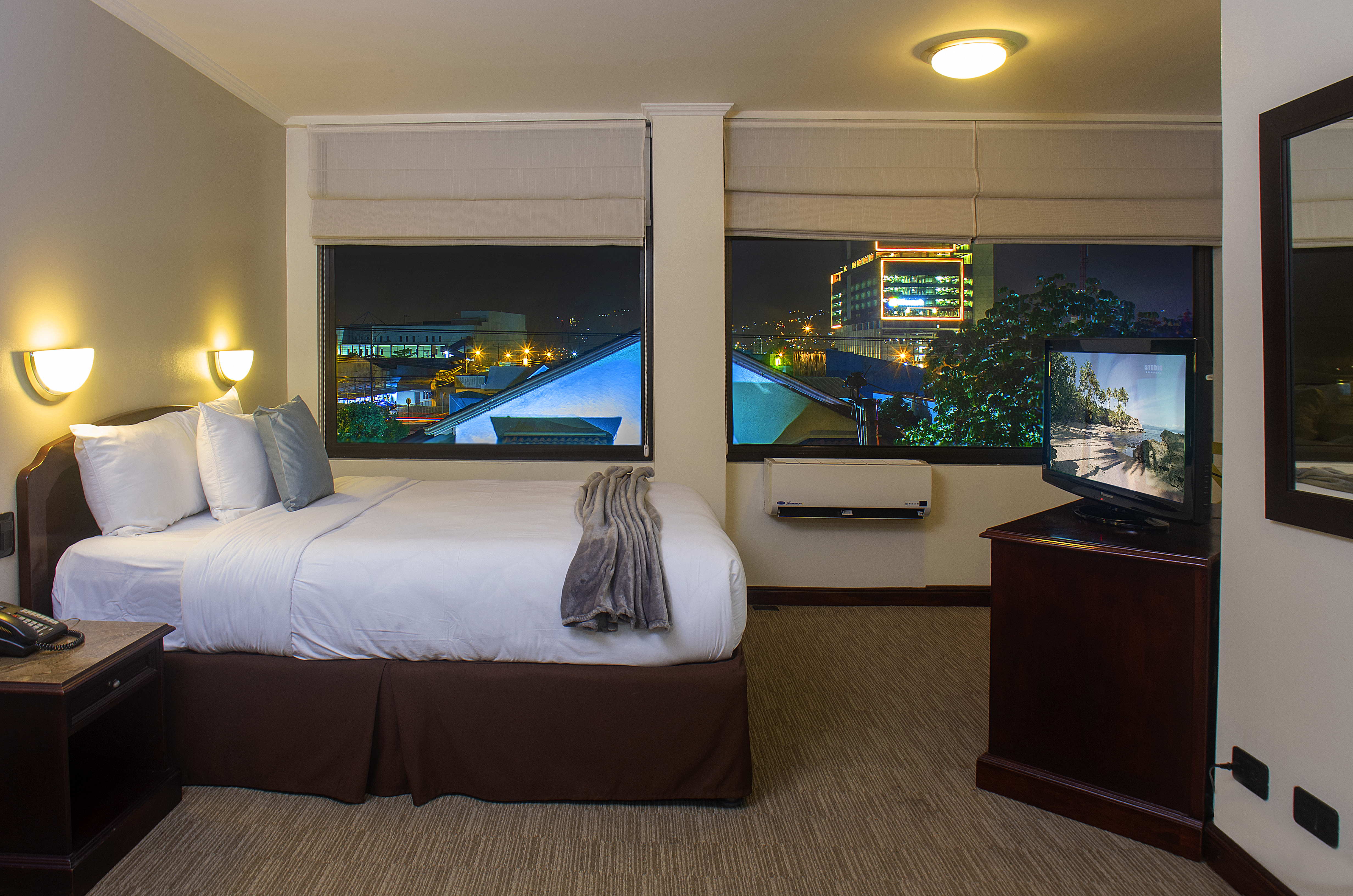 Double Superior Queen Bed