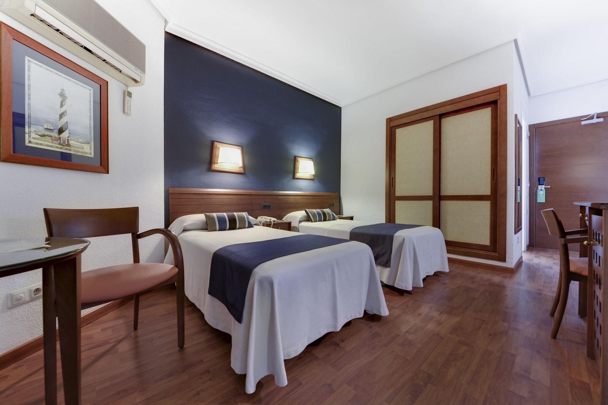 Double or Twin with Double Bed