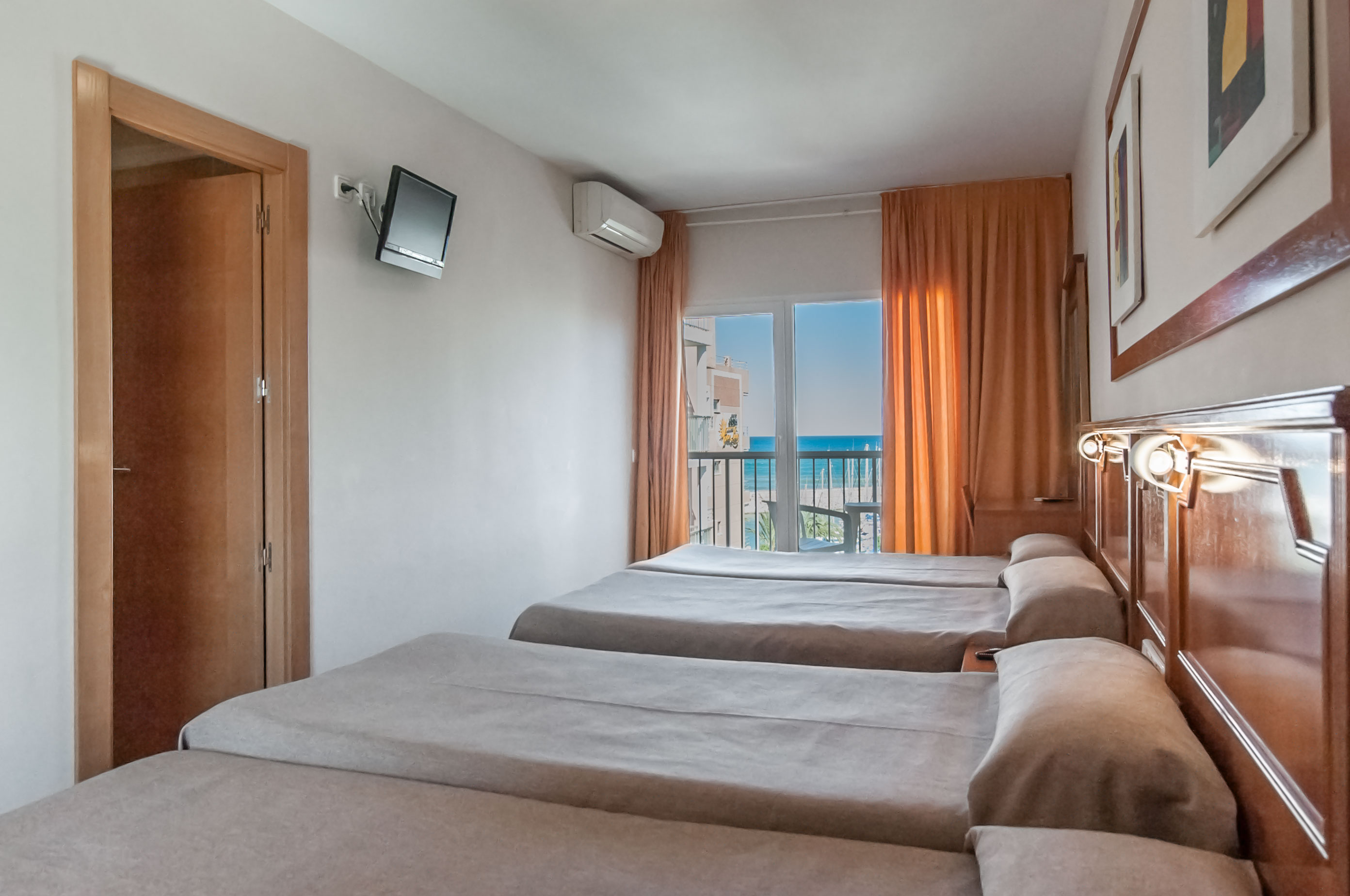 Double or Twin Capacity 4