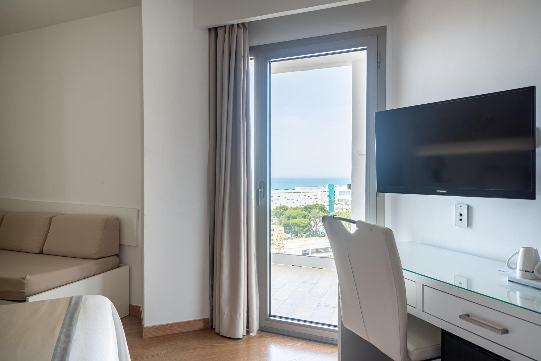 Twin Sea View with Balcony